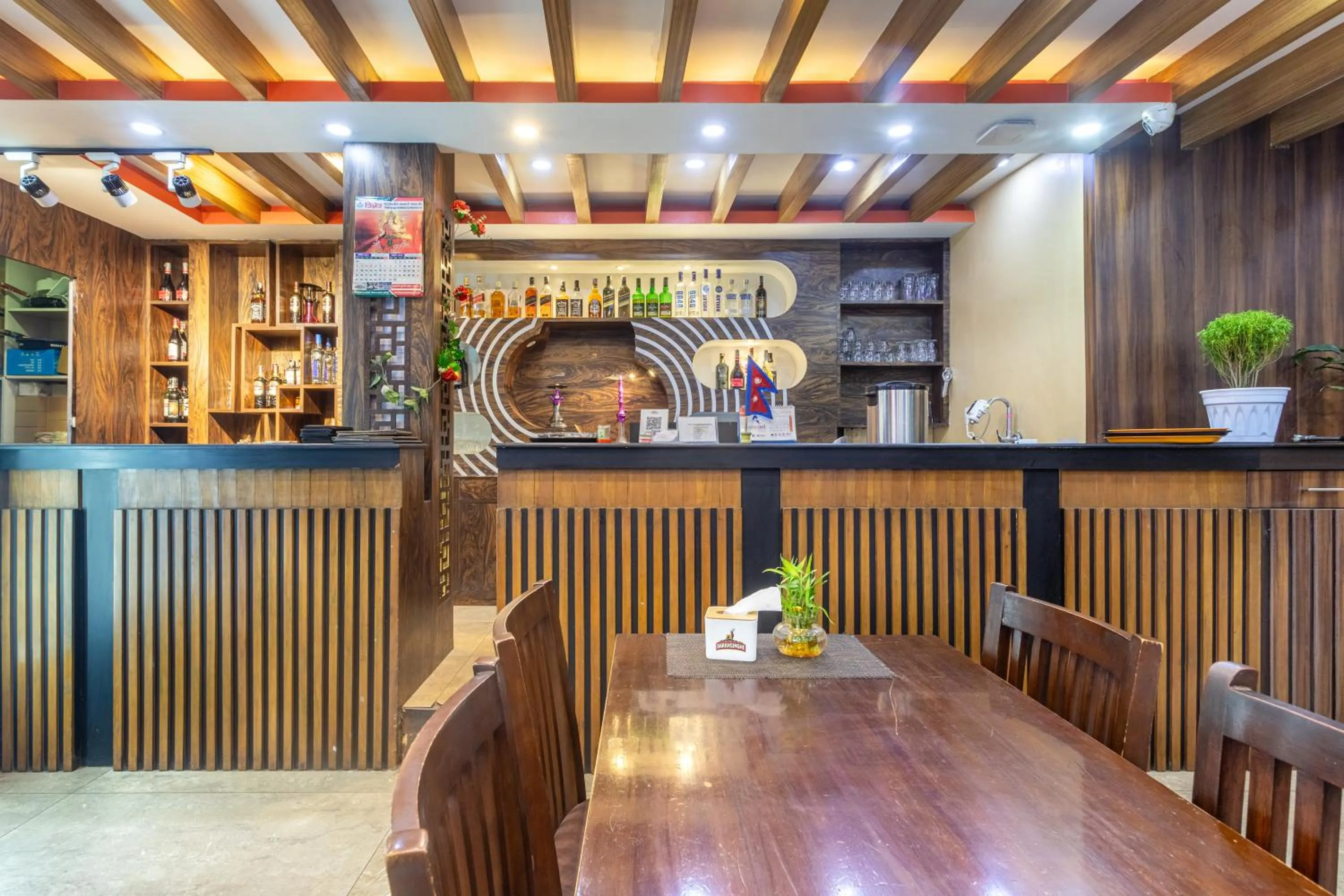 Restaurant/places to eat in Hotel Airport Deepshree