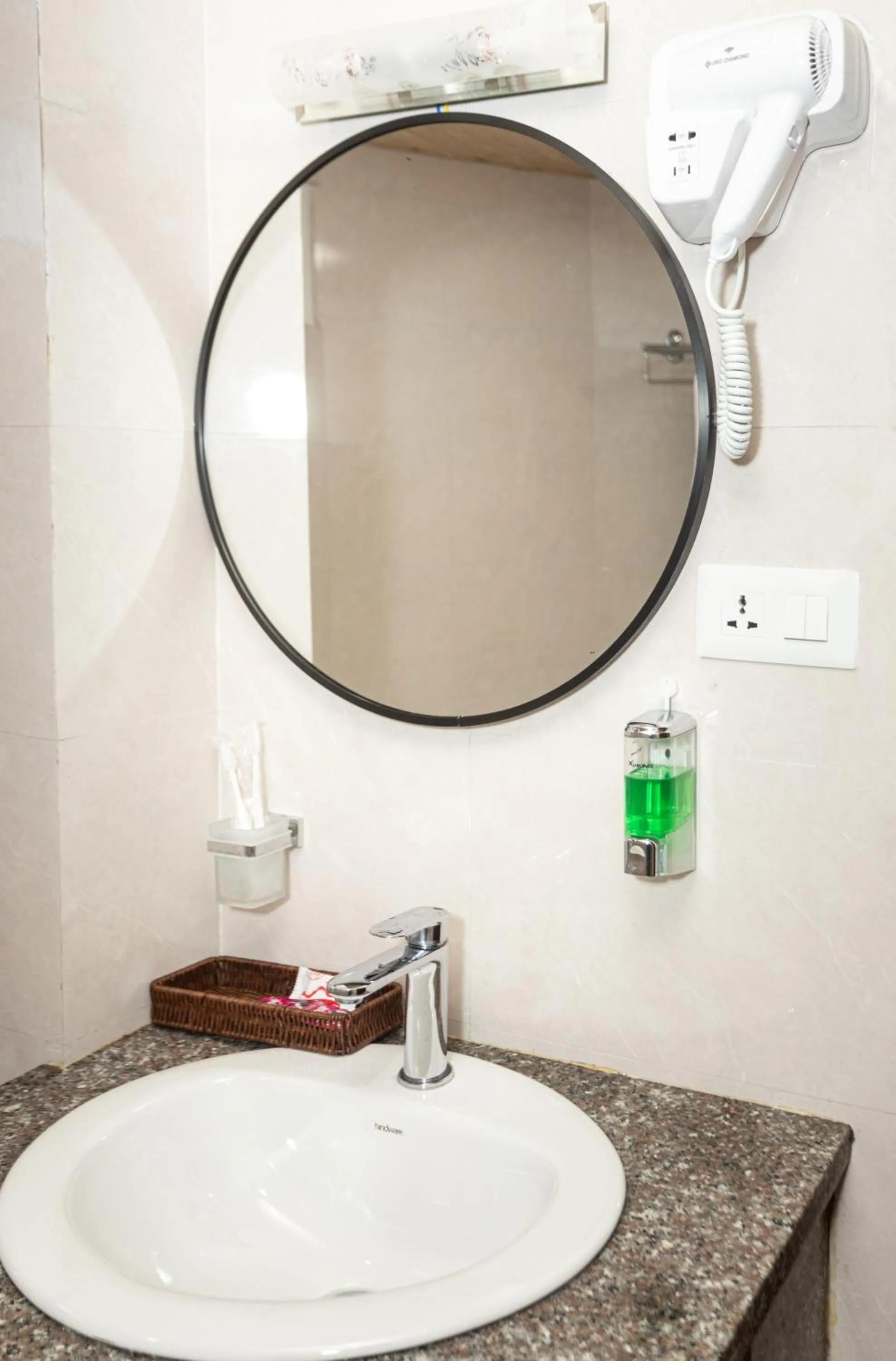 Bathroom in Hotel Airport Deepshree