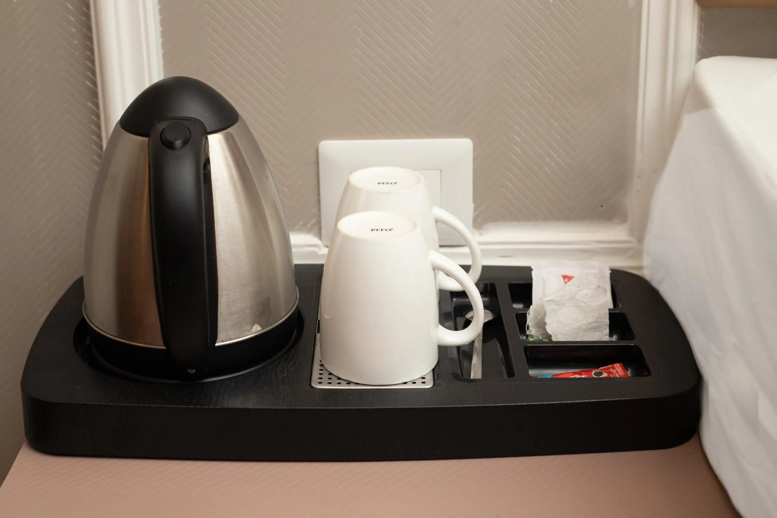 Coffee/tea facilities in Hotel Airport Deepshree