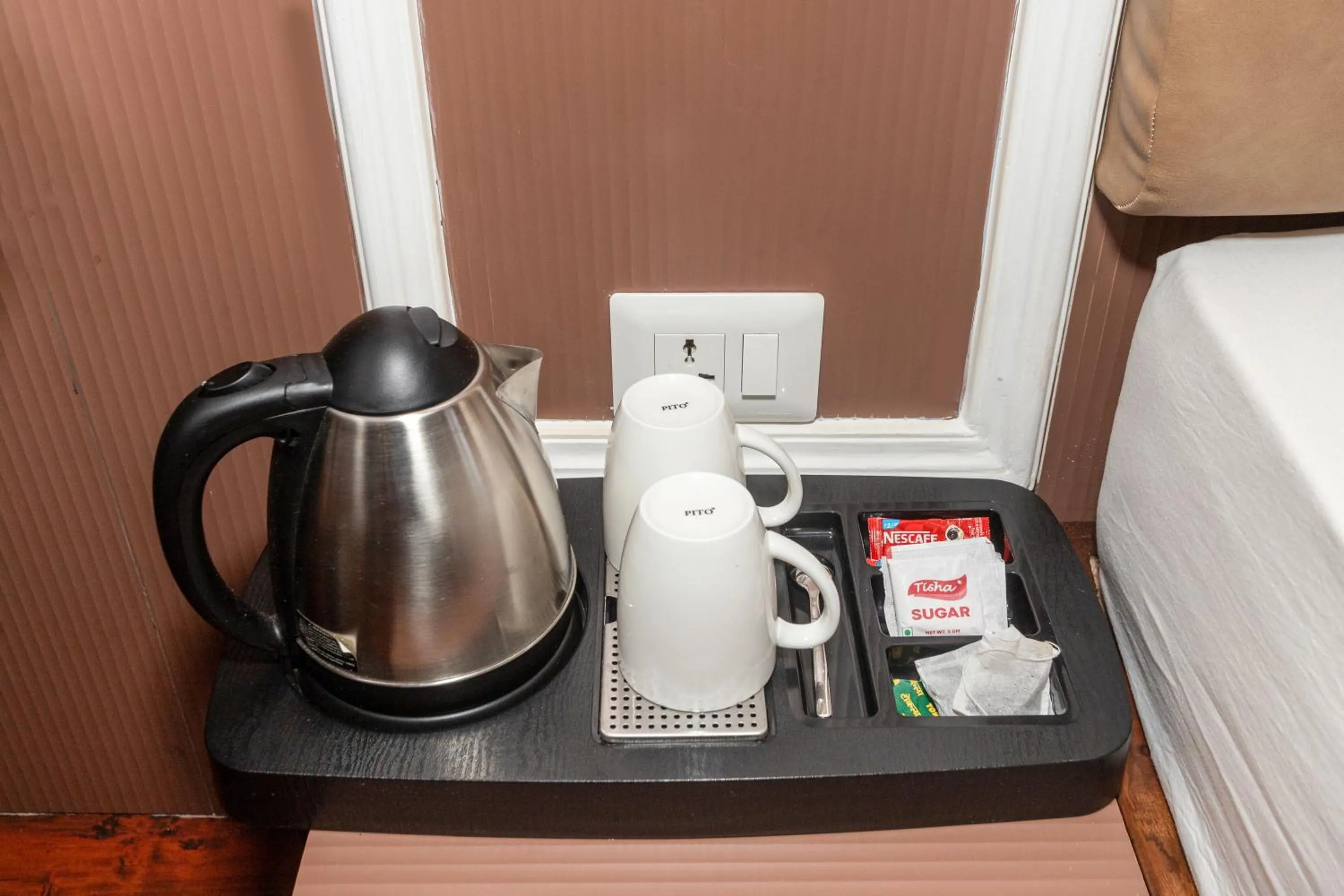 Coffee/tea facilities in Hotel Airport Deepshree
