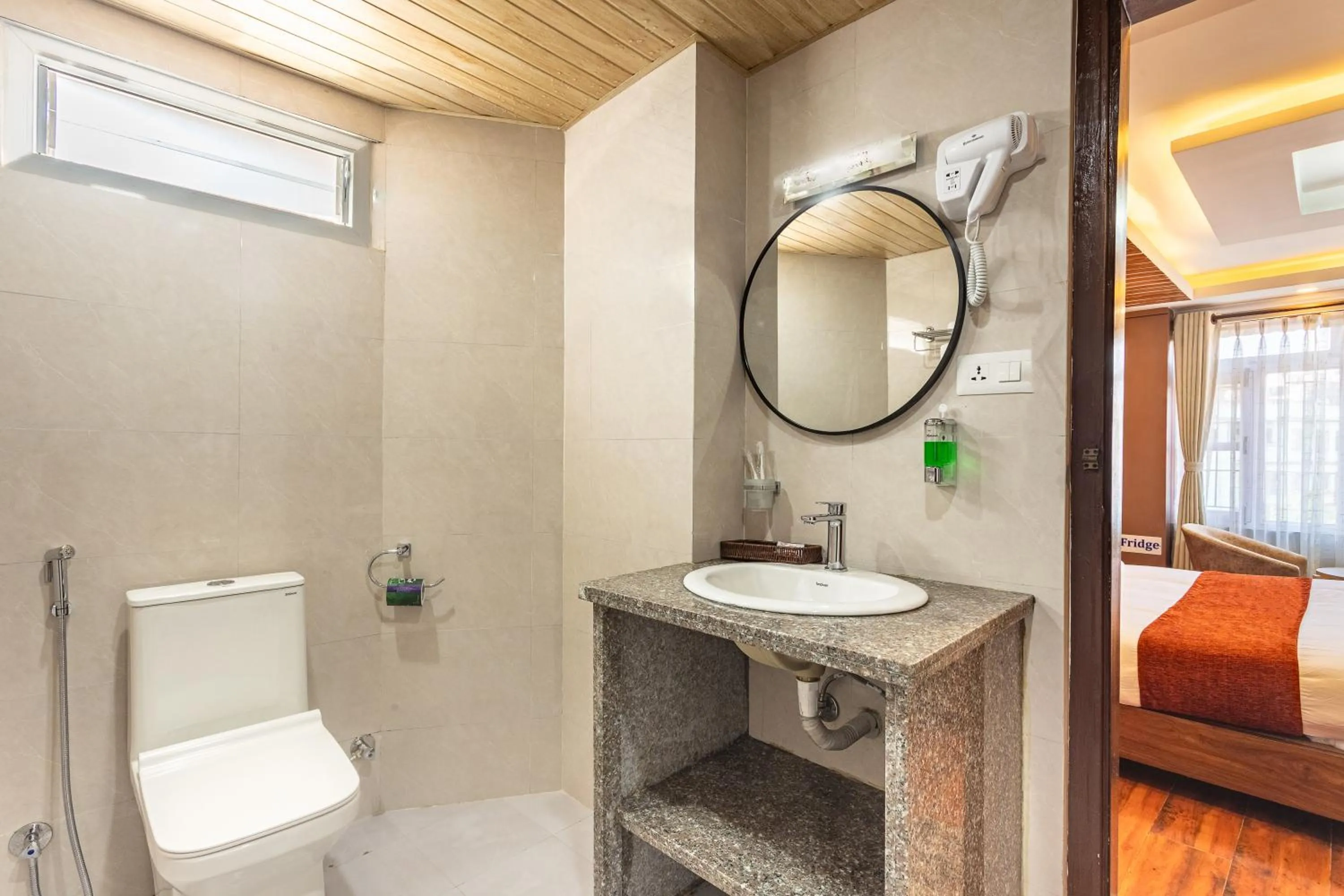 Bathroom in Hotel Airport Deepshree