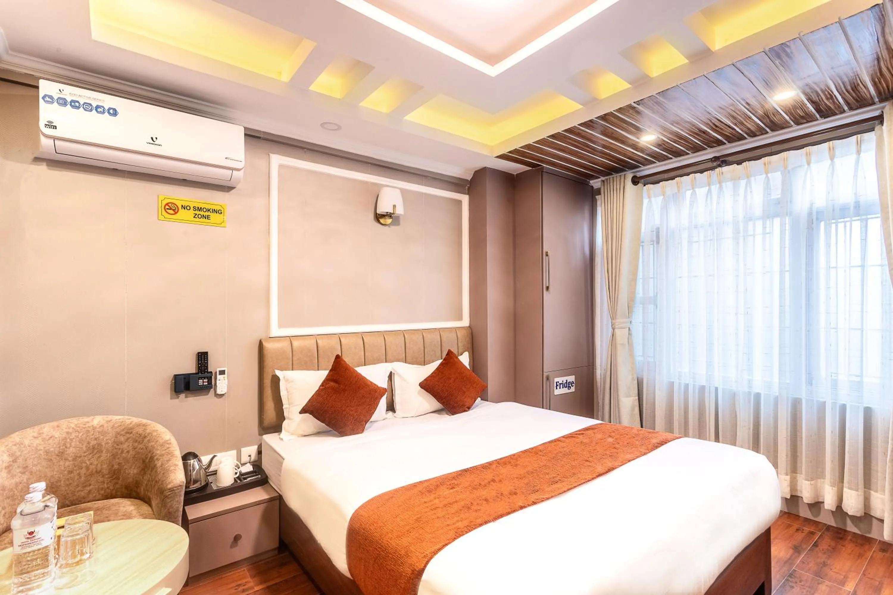 Bedroom, Bed in Hotel Airport Deepshree