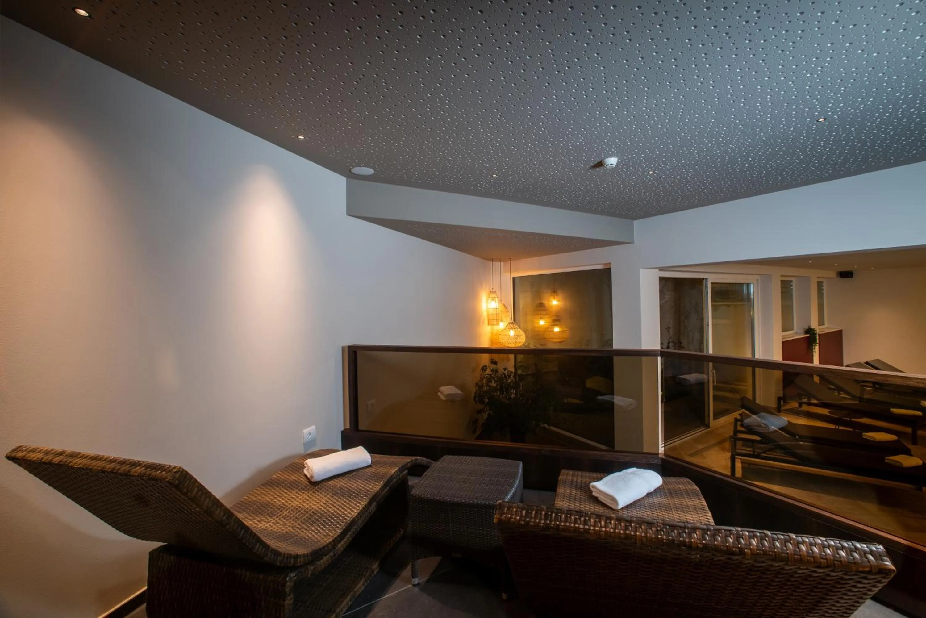 Swimming pool in Hotel Ladurner