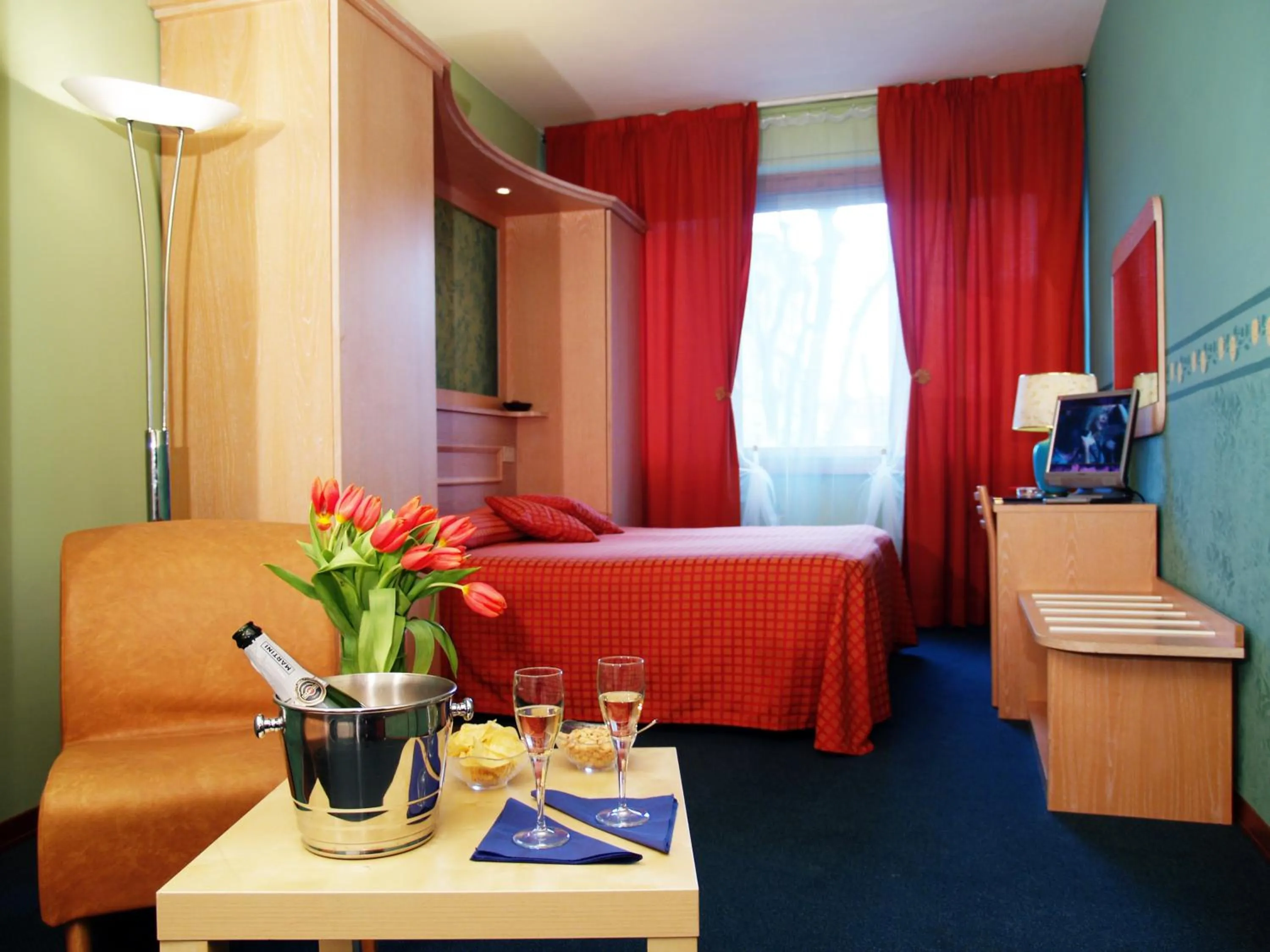 Photo of the whole room, Bed in Hotel Meridiana