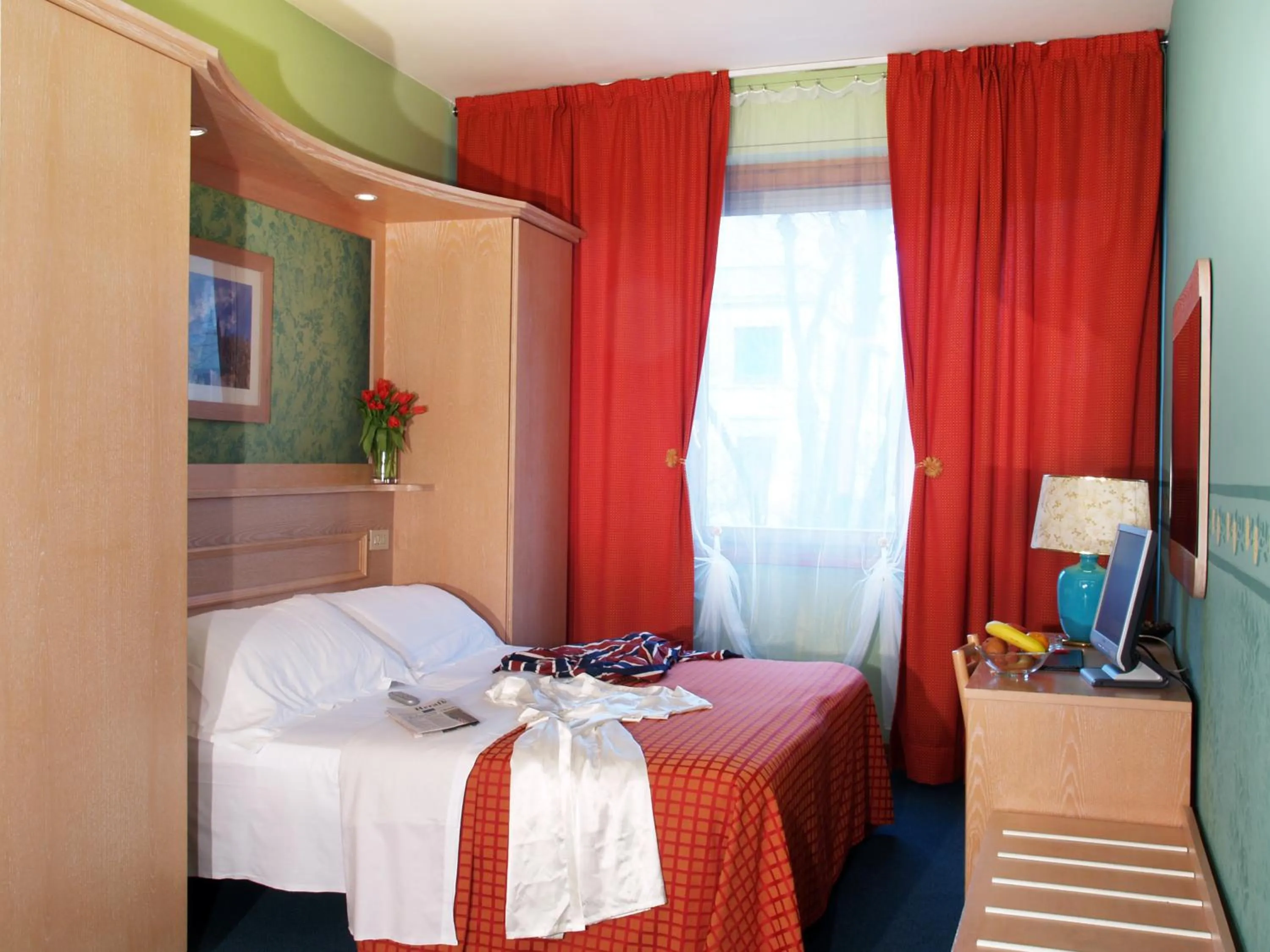 Photo of the whole room, Bed in Hotel Meridiana