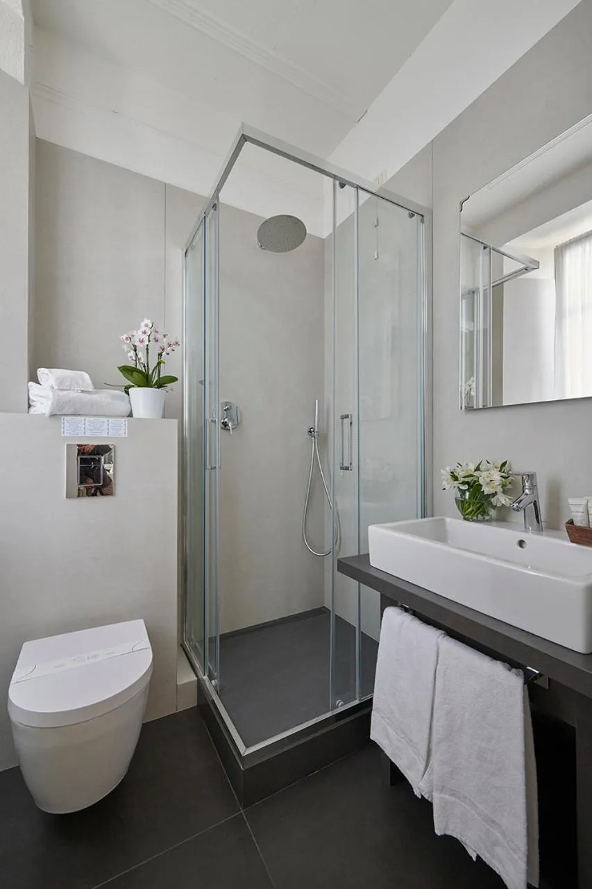 Bathroom in Hotel Villa Aurora