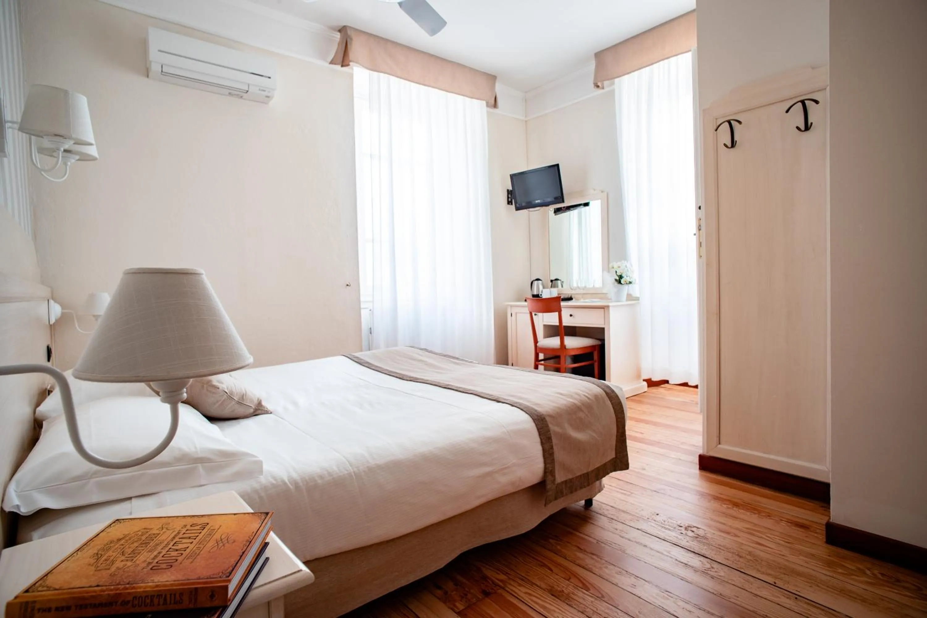 Photo of the whole room, Bed in Hotel Villa Aurora