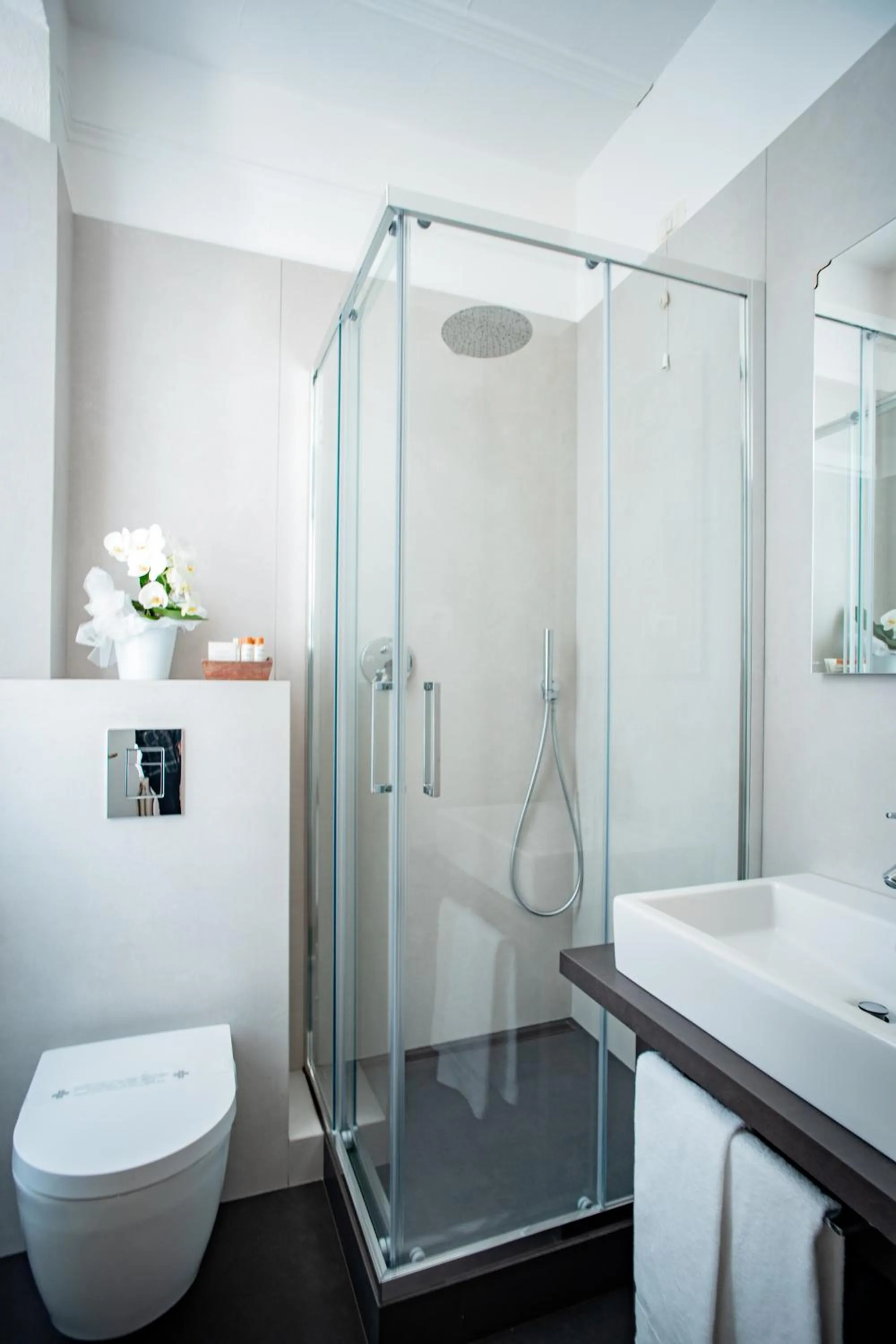 Shower in Hotel Villa Aurora