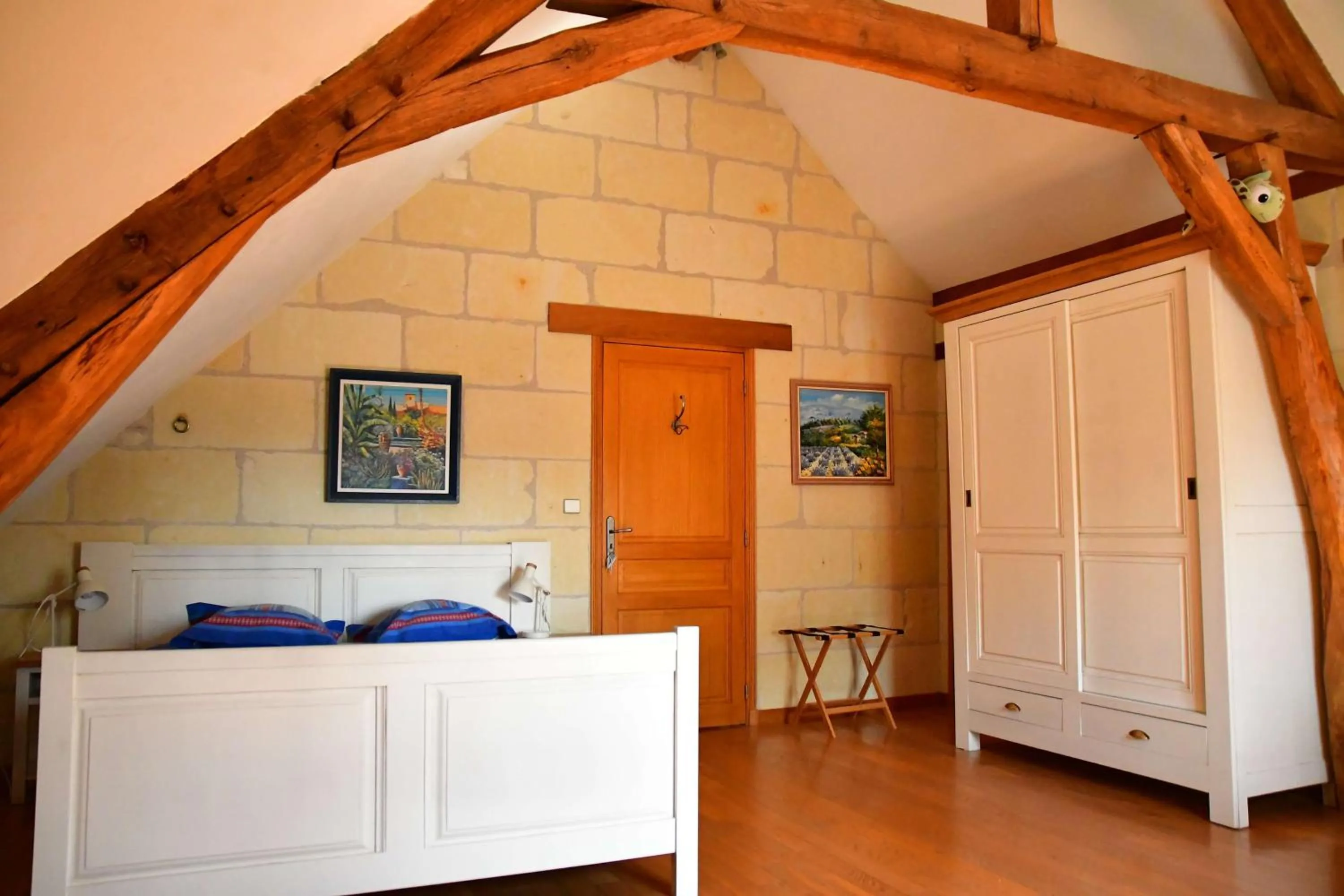 Photo of the whole room in Le Tulipier de Virginie