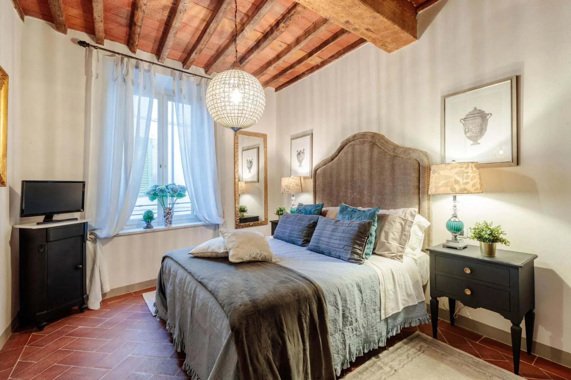 Casa Kathy, Smart and Convenient Luxury 2 Bedrooms Apartment inside the City Walls