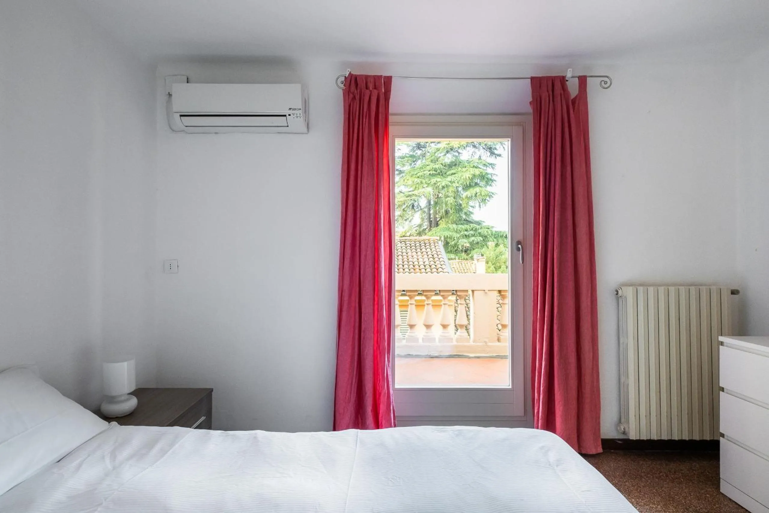 Bed in Vista sulle torri di Bologna by Wonderful Italy