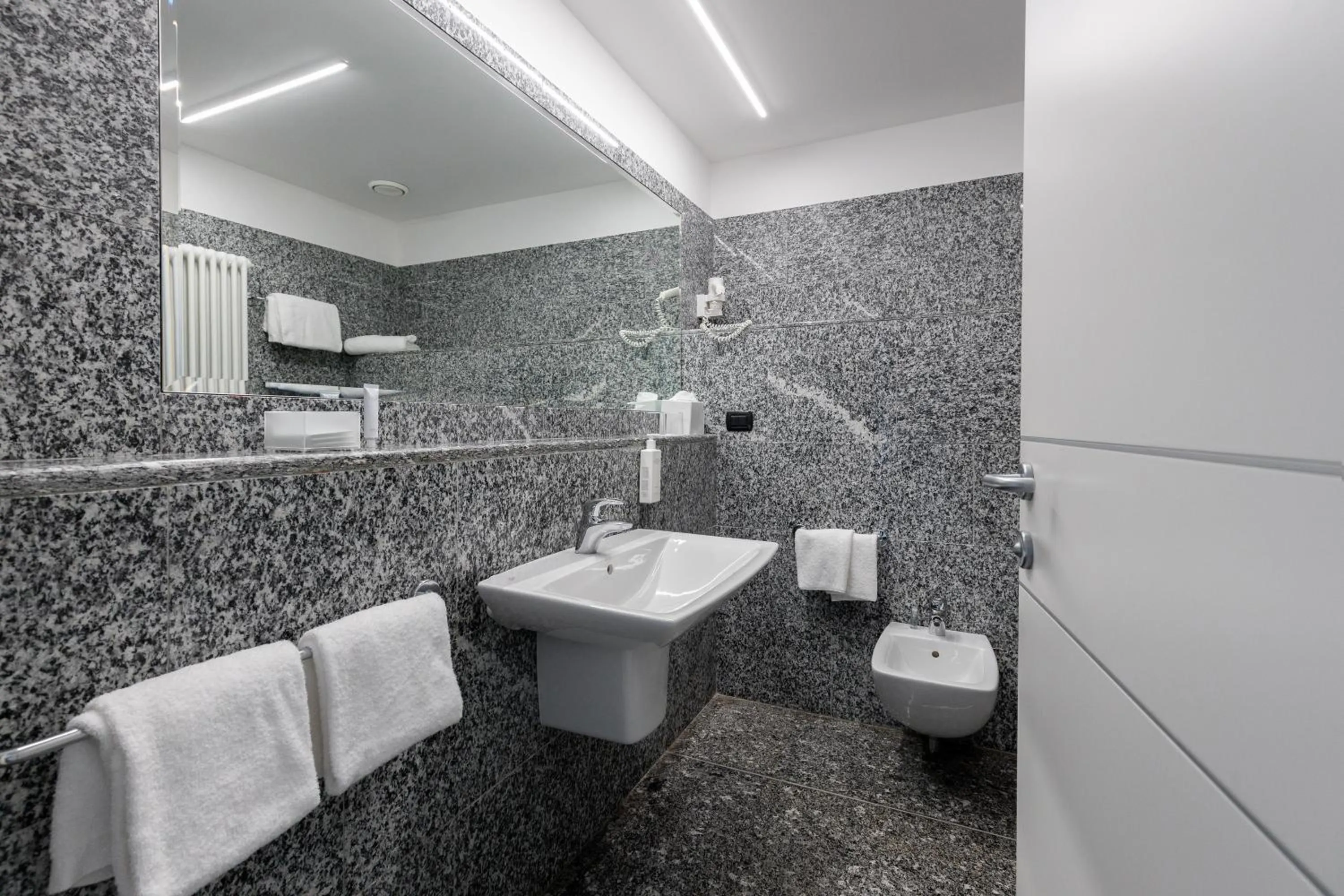 Bathroom in Hotel Salò du Parc