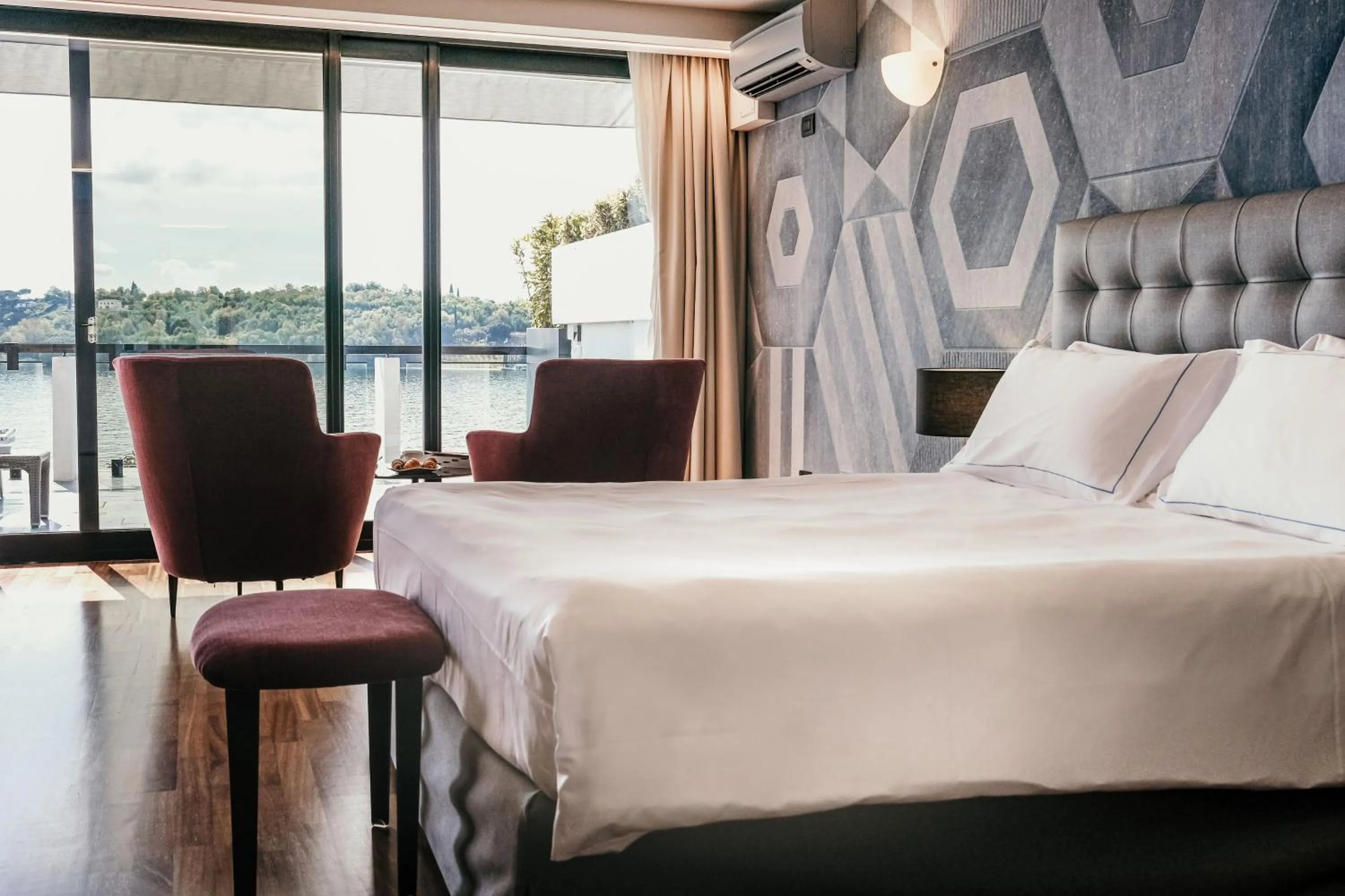 Bed in Hotel Salò du Parc