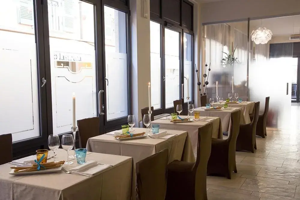 Restaurant/places to eat in Primavera Restaurant/places to eat in Primavera