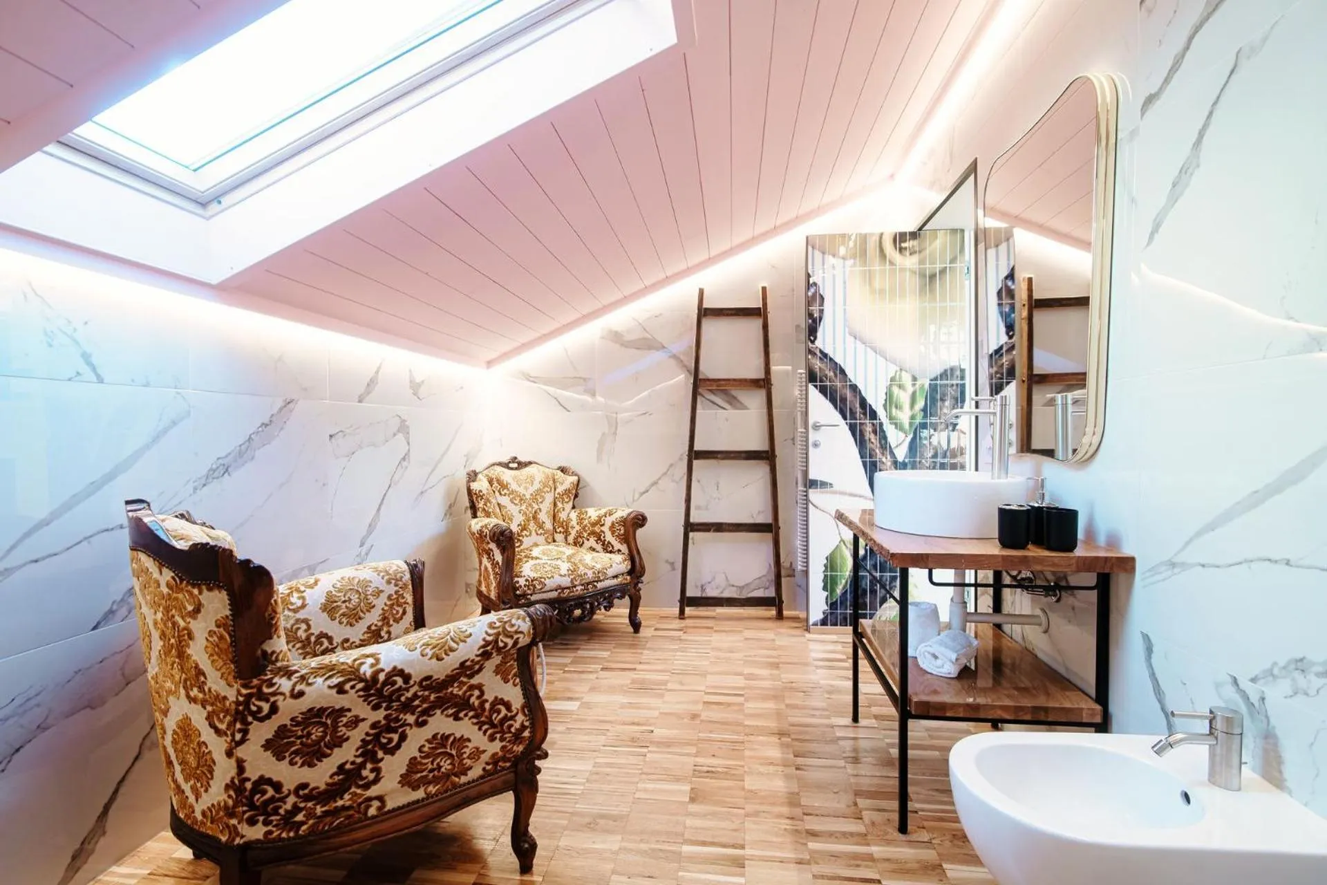 Aurum - Como Luxury Suites