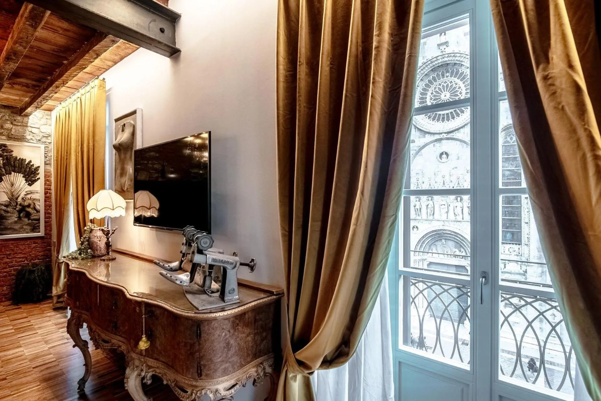 View (from property/room) in Aurum - Como Luxury Suites