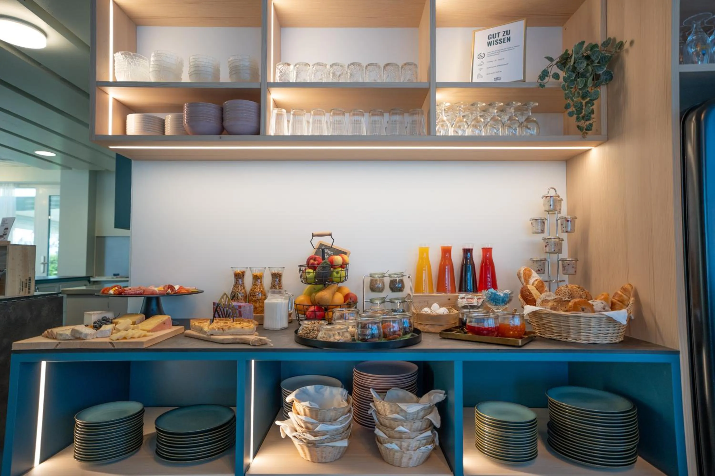 Breakfast in Hotel B&B Stossplatz anytime and easy self Check-in