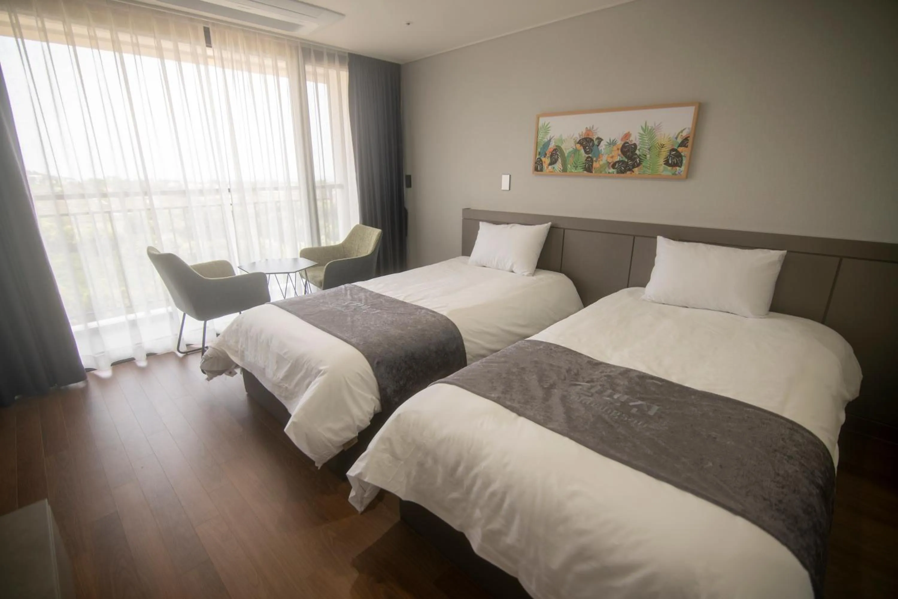 Bed in Sanbangsan Hotel