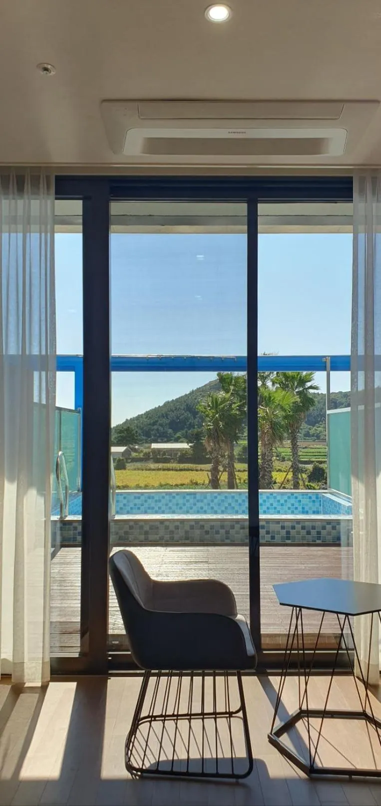 Swimming pool in Sanbangsan Hotel