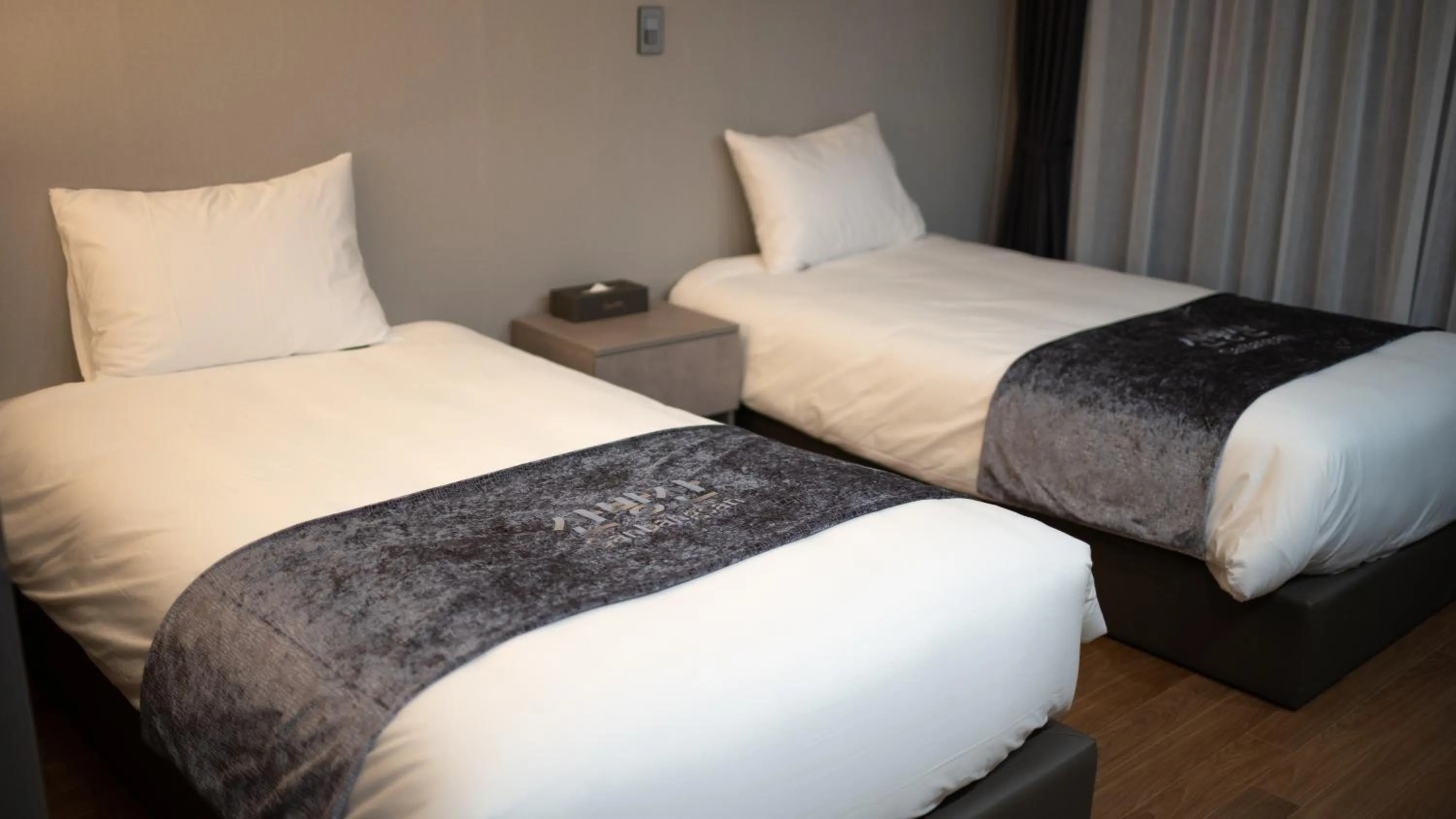 Bed in Sanbangsan Hotel