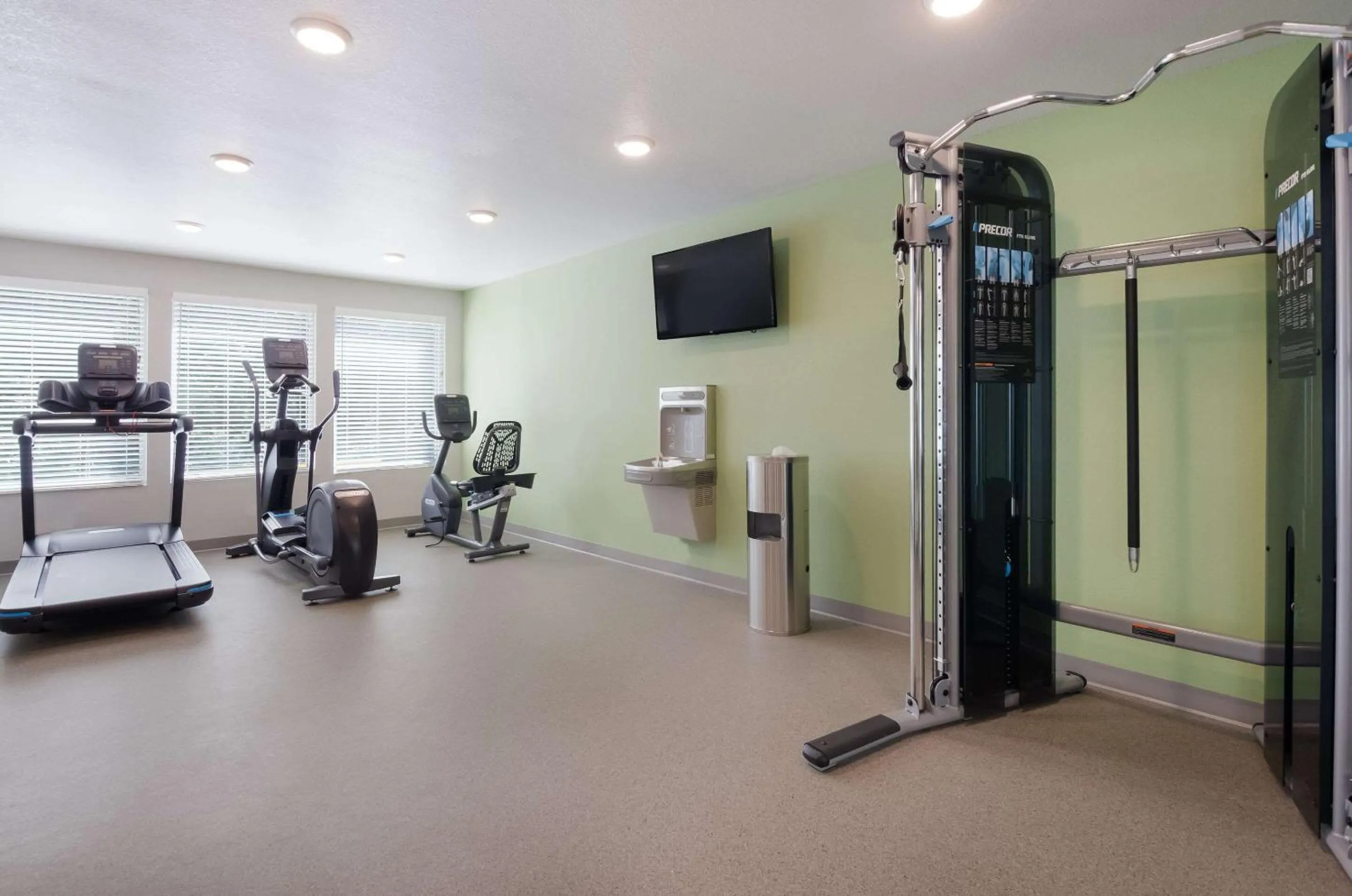 Fitness centre/facilities in WoodSpring Suites Lynchburg VA