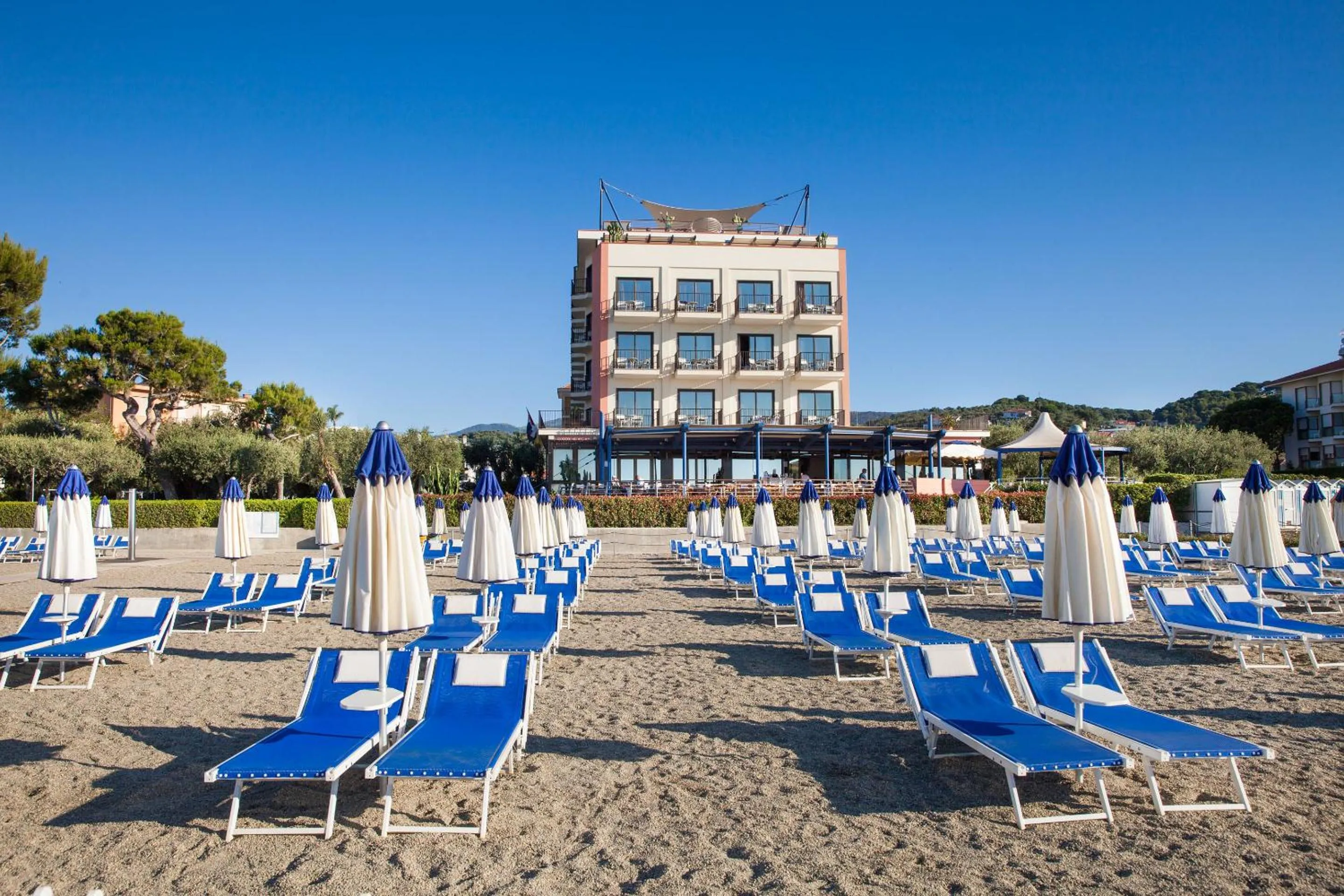 Beach in Grand Hotel Diana Majestic