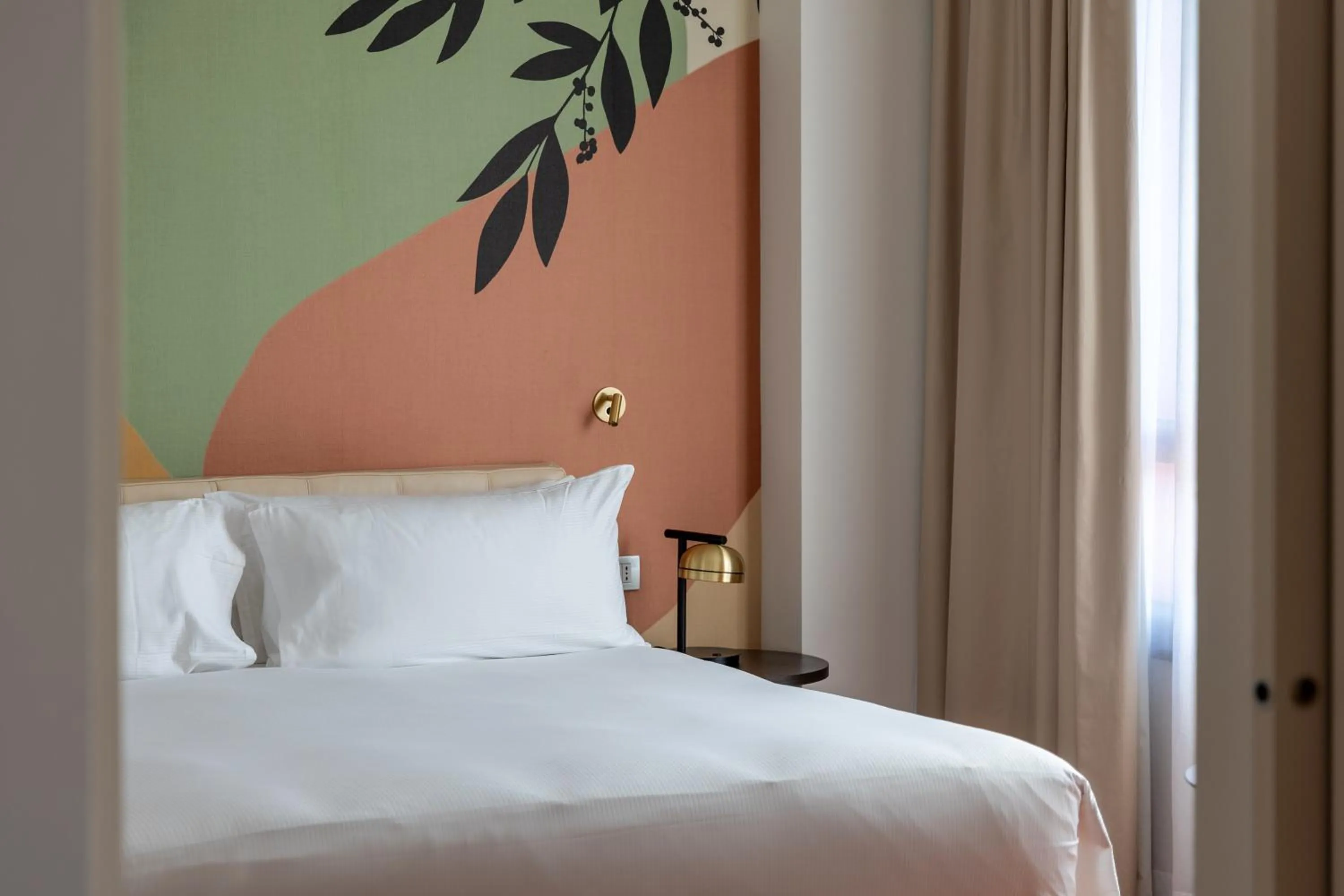 Bed in DoubleTree by Hilton Florence Metropole