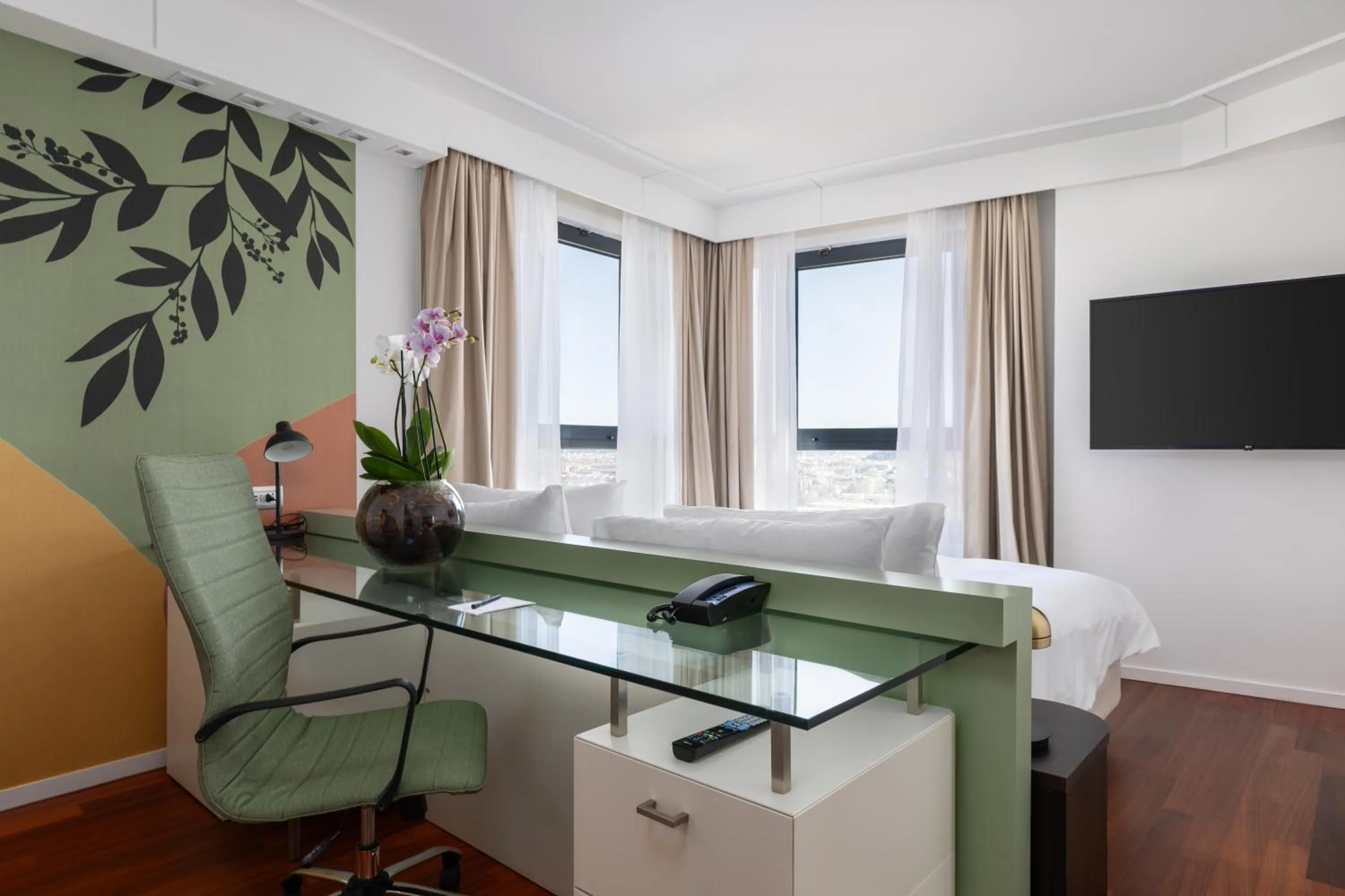 Bed in DoubleTree by Hilton Florence Metropole