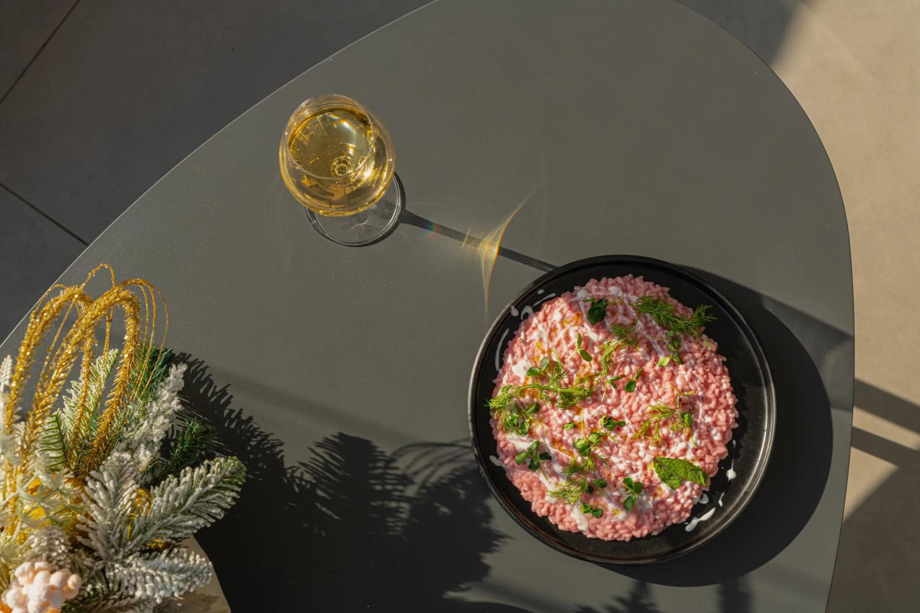 Restaurant/places to eat in Building Hotel