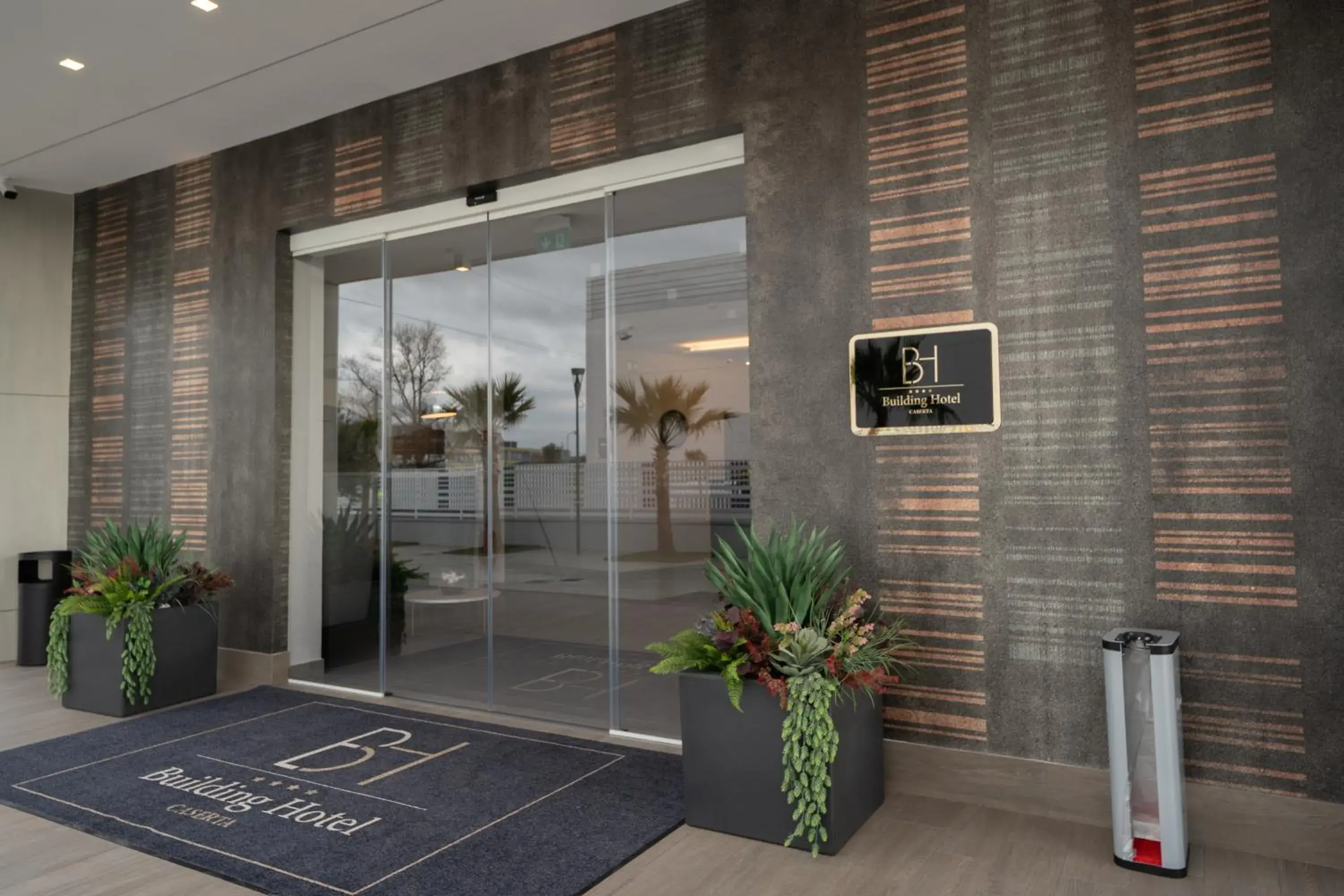 Building Hotel Building Hotel