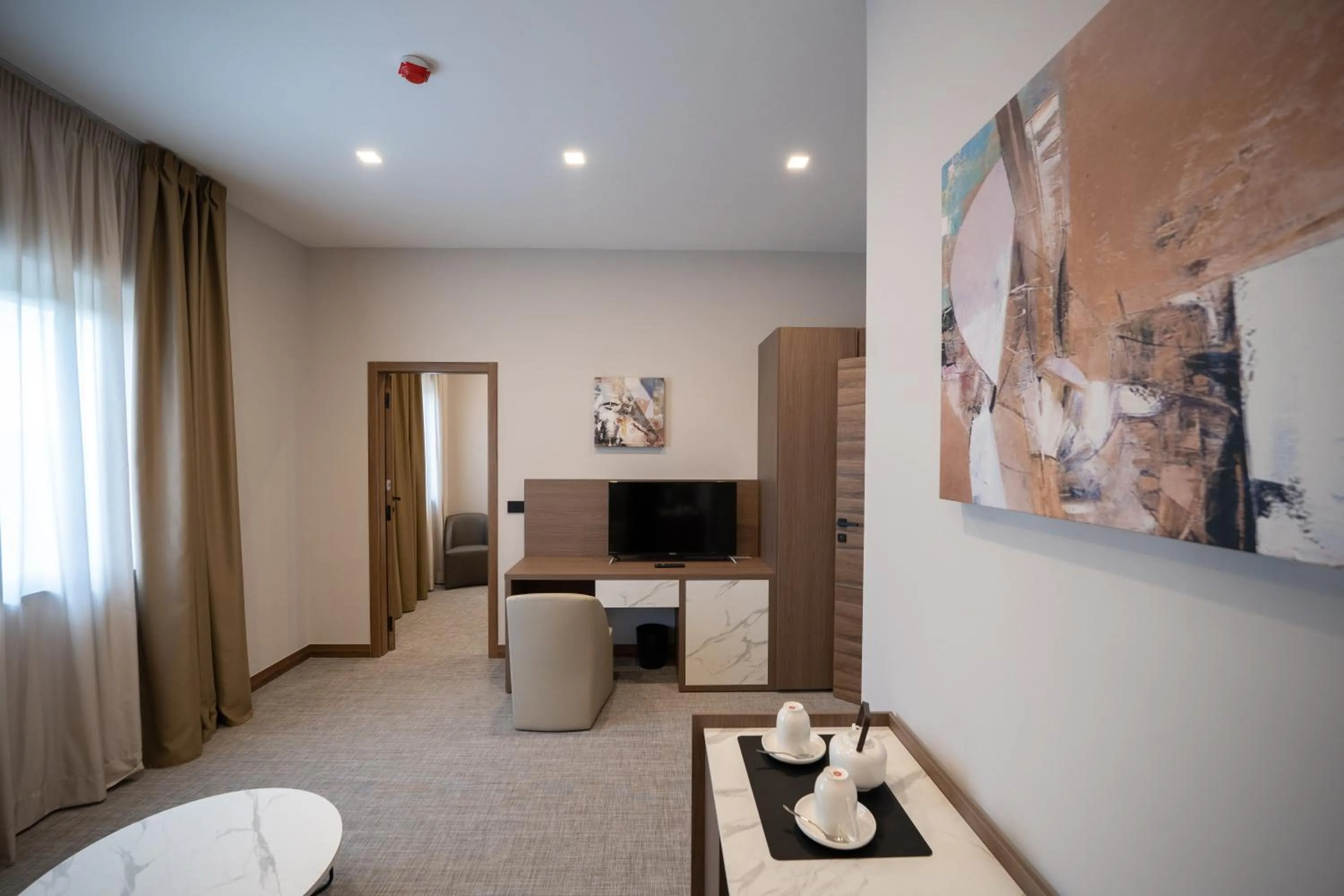 TV and multimedia in Building Hotel