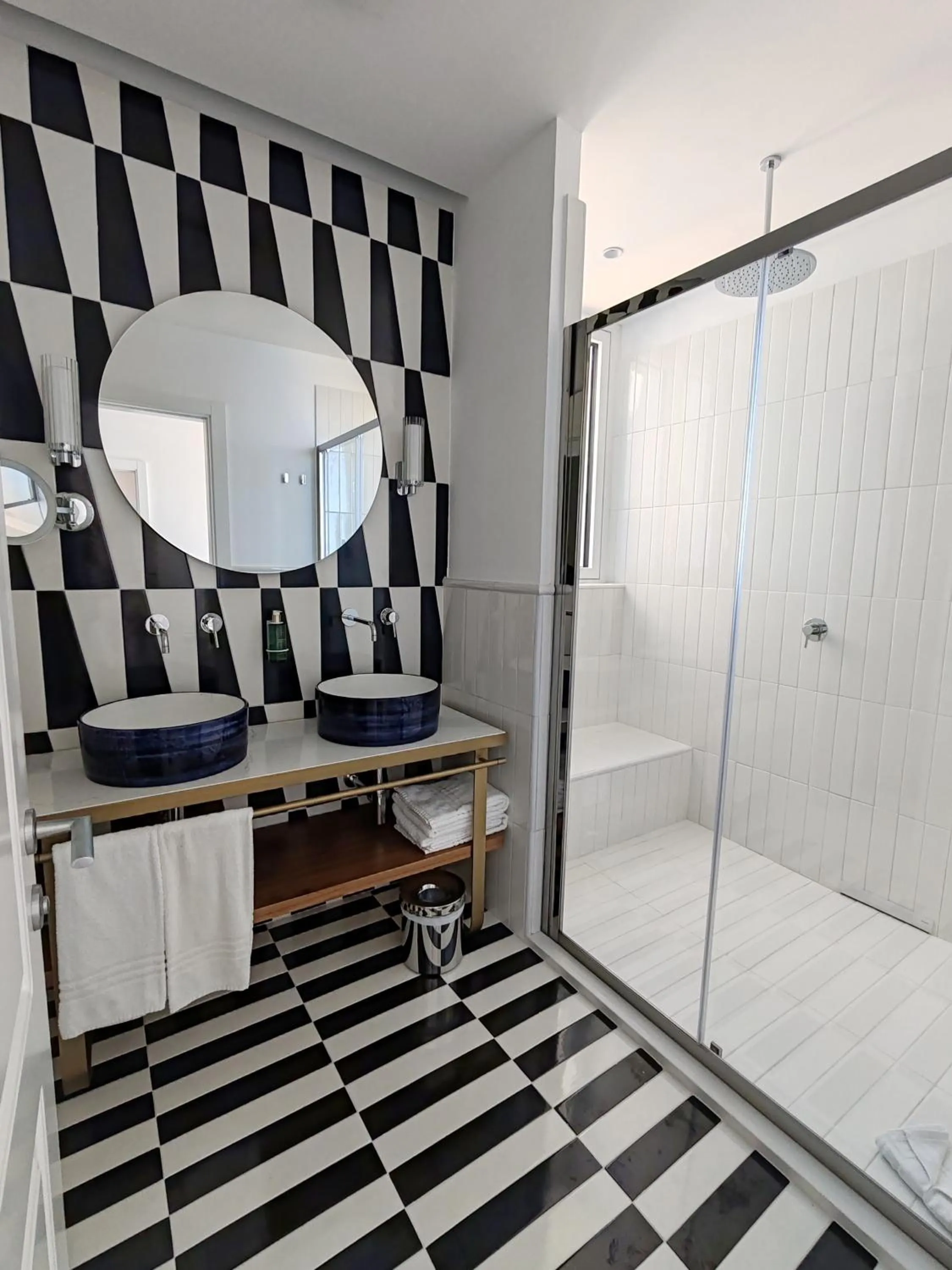 Shower in Grand Hotel Excelsior