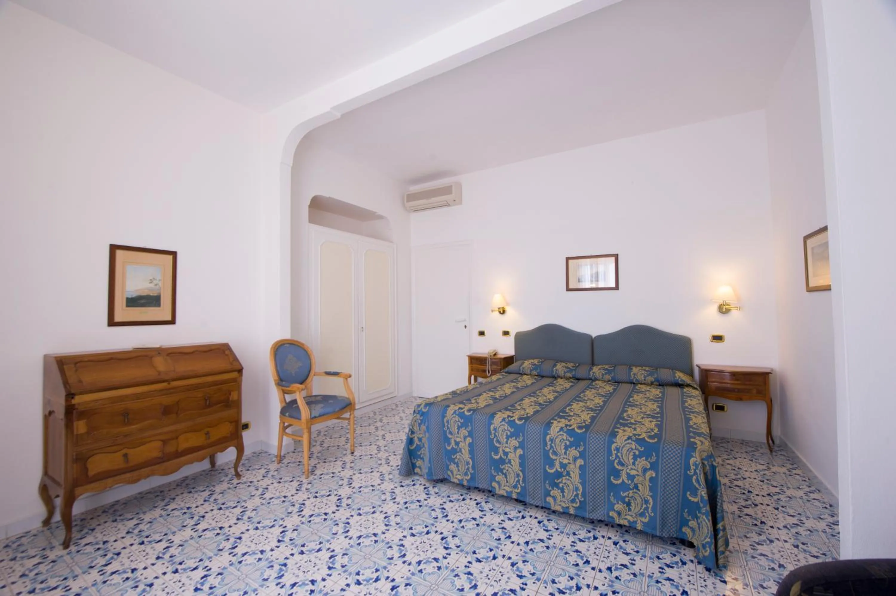 Bed in Grand Hotel Excelsior