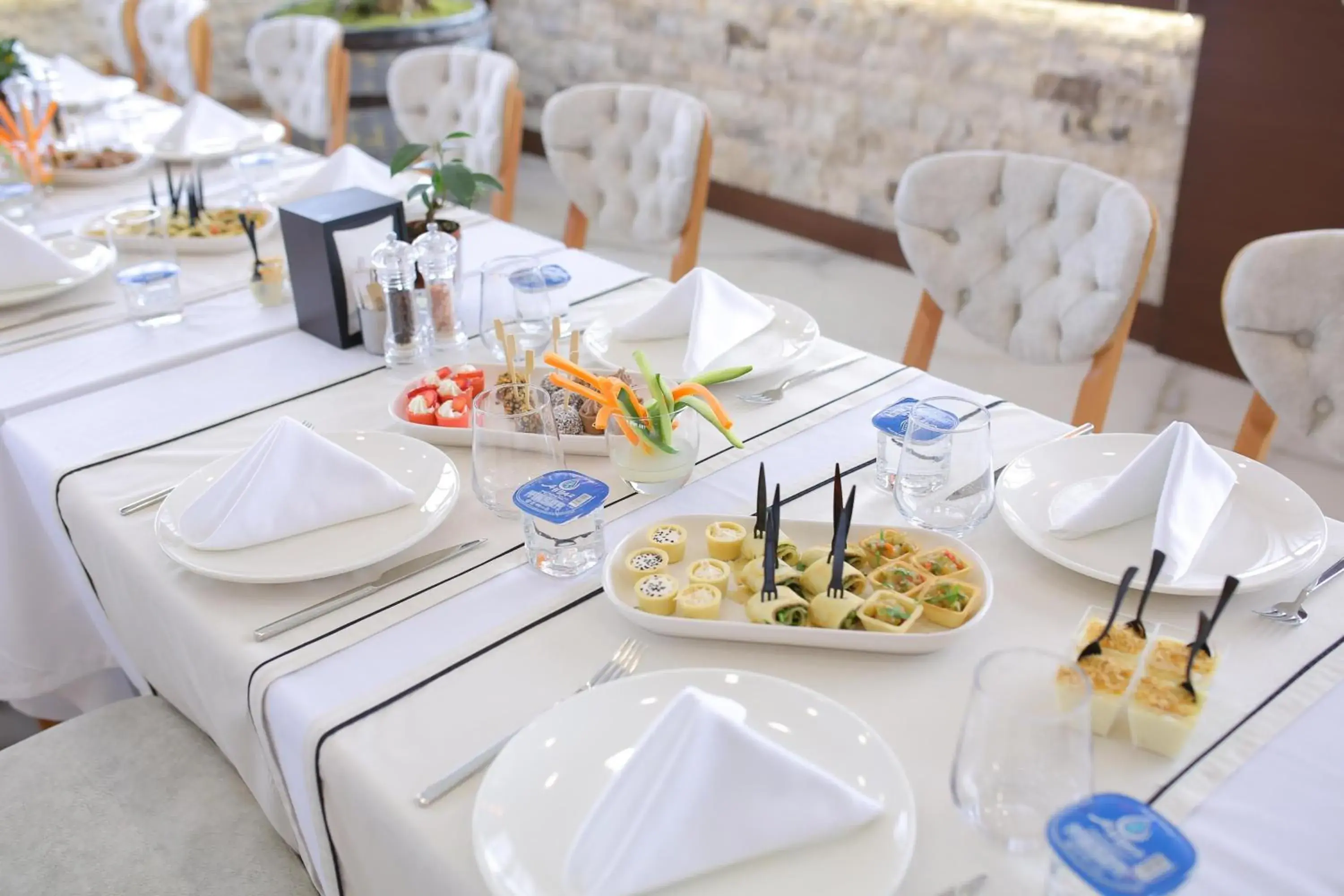 Restaurant/places to eat in Kahra Otel Restaurant/places to eat in Kahra Otel