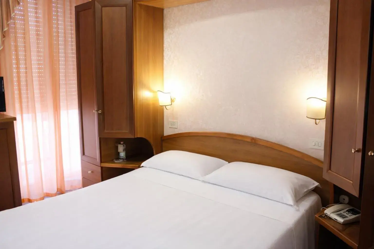 wardrobe, Bed in Phi Hotel Ambra wardrobe, Bed in Phi Hotel Ambra