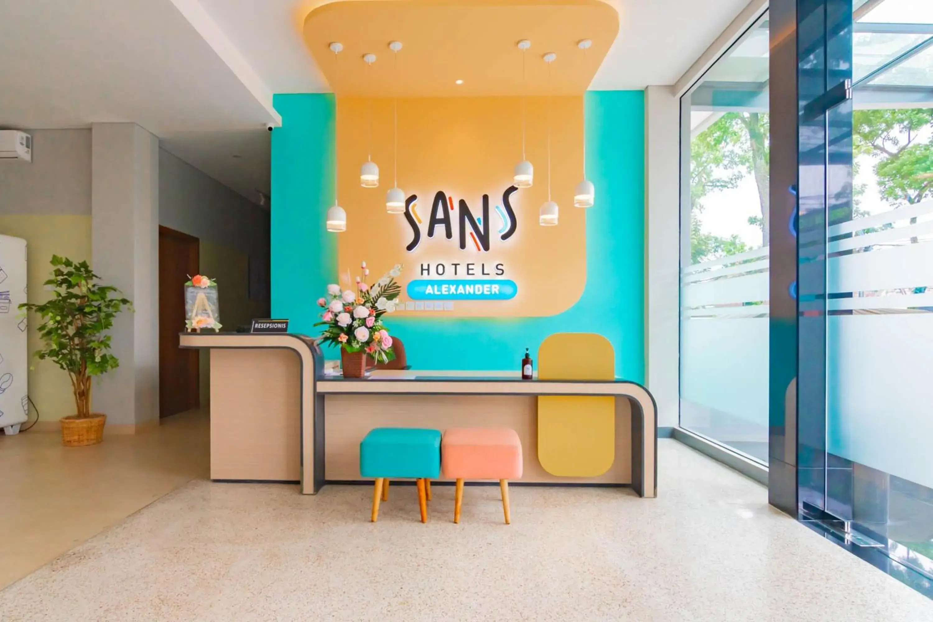 Lobby or reception in Sans Hotel Alexander Bandung Lobby or reception in Sans Hotel Alexander Bandung
