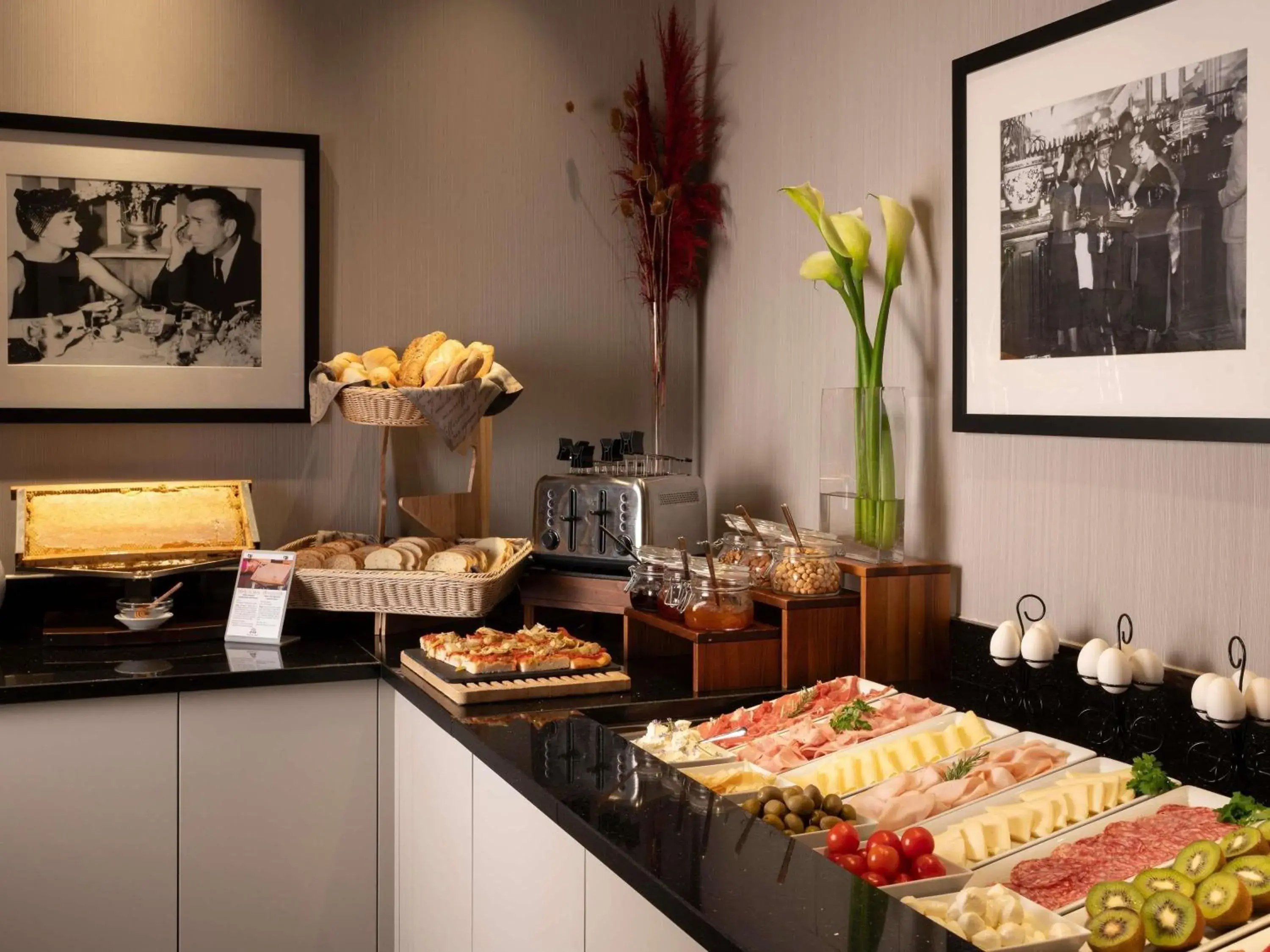 Breakfast in Cerretani Hotel Firenze - MGallery Collection Breakfast in Cerretani Hotel Firenze - MGallery Collection