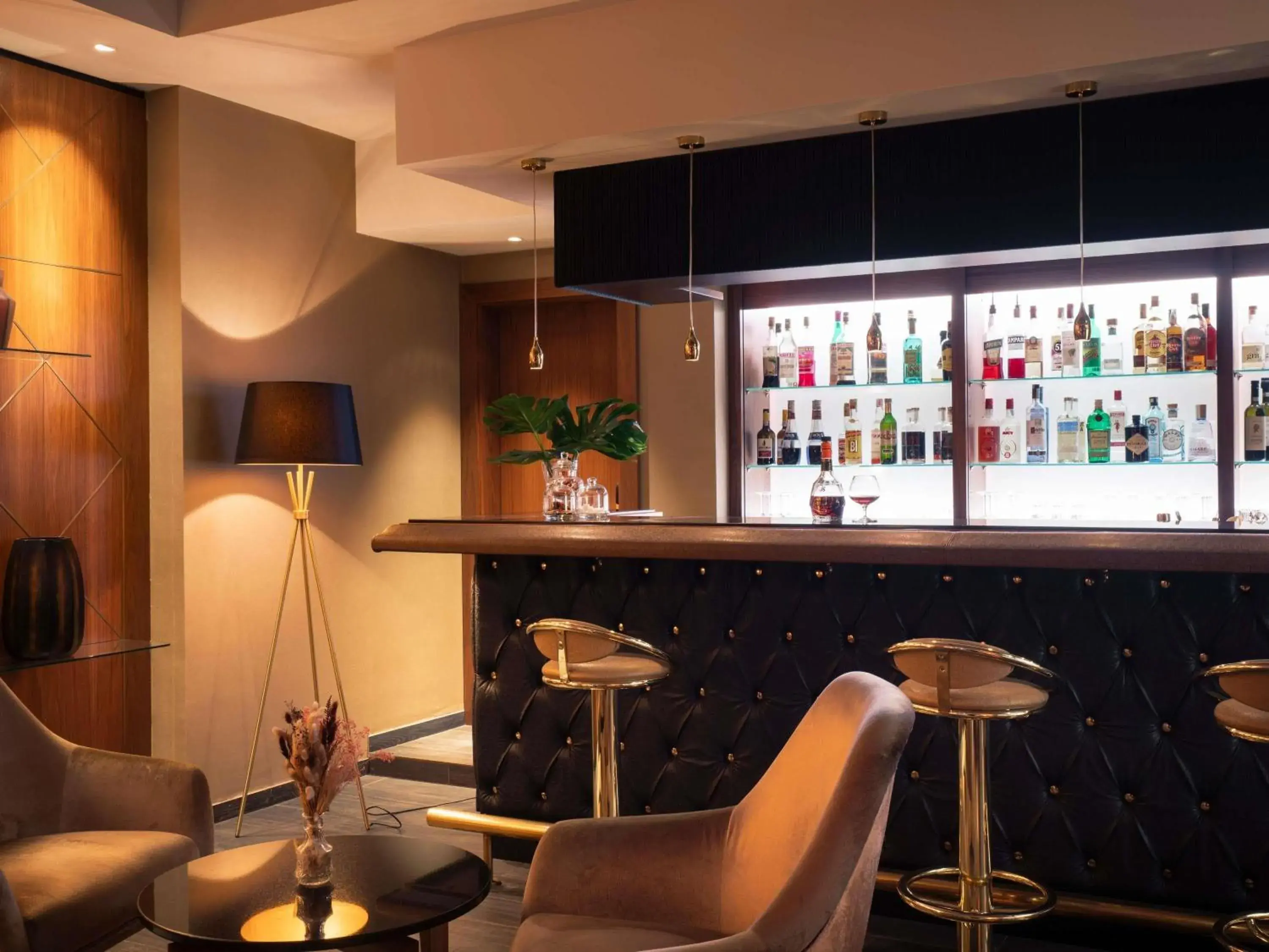 Lounge or bar in Cerretani Hotel Firenze - MGallery Collection Lounge or bar in Cerretani Hotel Firenze - MGallery Collection