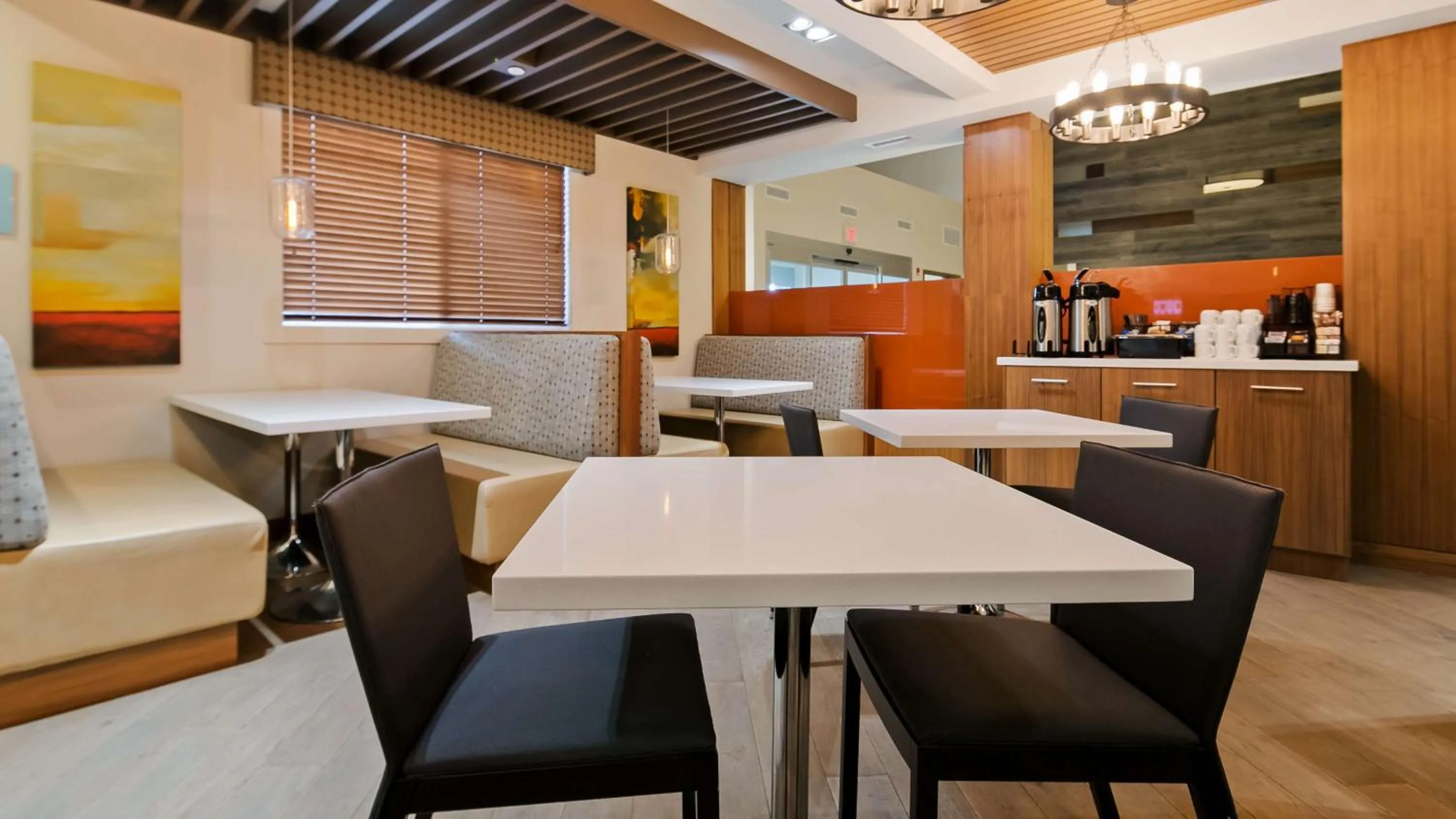 Restaurant/places to eat in Mountain View Inn & Suites