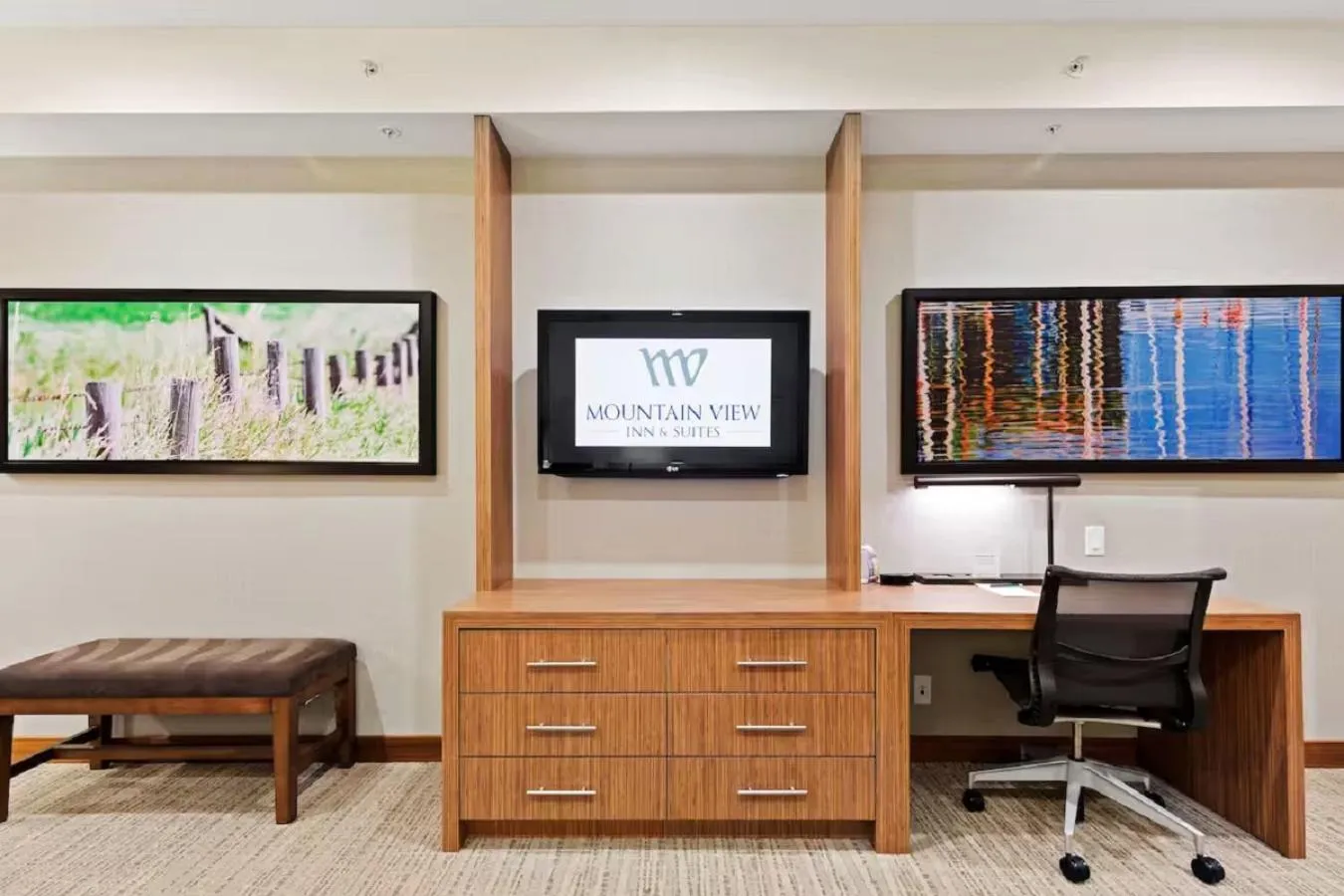 TV and multimedia in Mountain View Inn & Suites