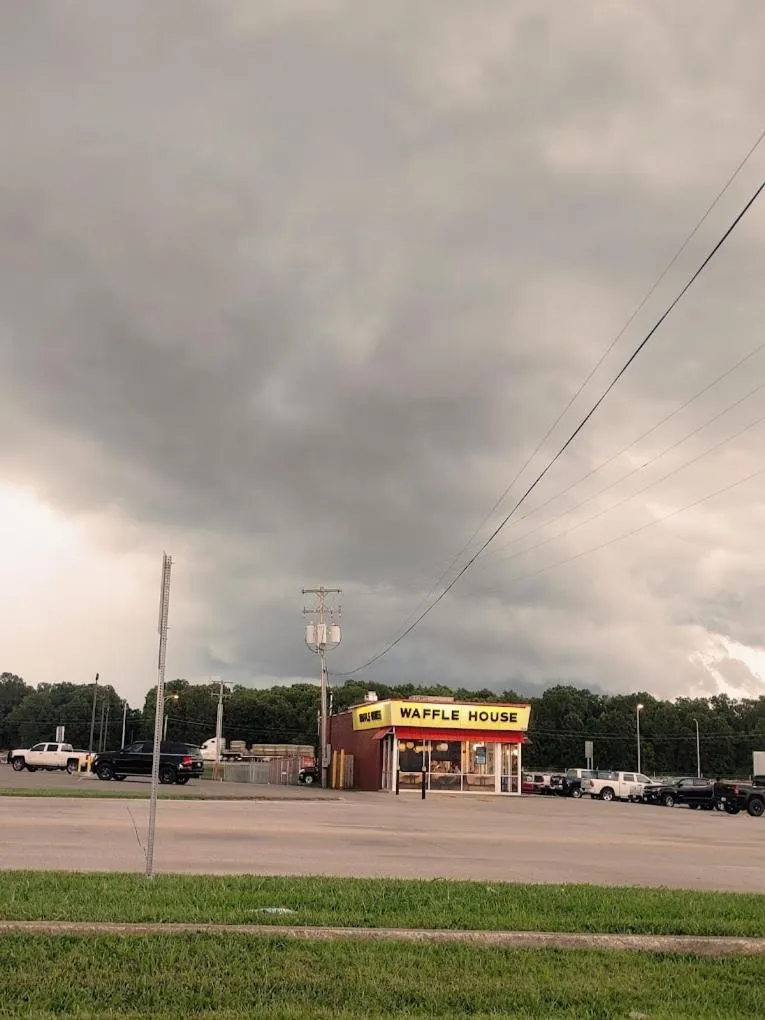 Restaurant/places to eat in Super 8 by Wyndham Lebanon