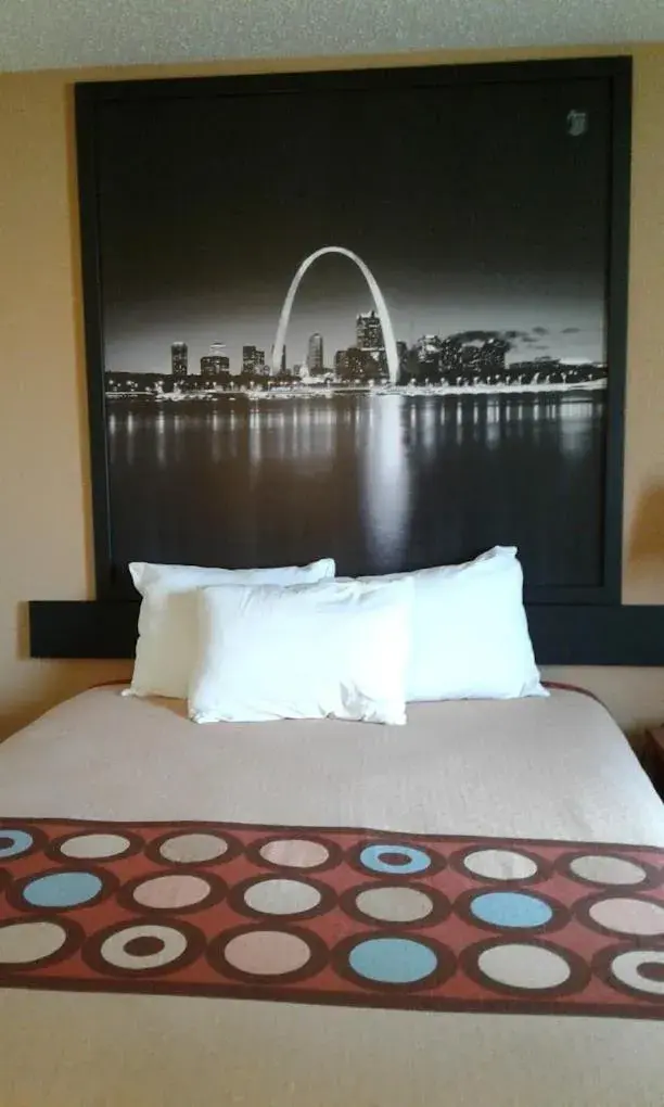 Queen Room - Non-Smoking in Super 8 by Wyndham Lebanon Queen Room - Non-Smoking in Super 8 by Wyndham Lebanon