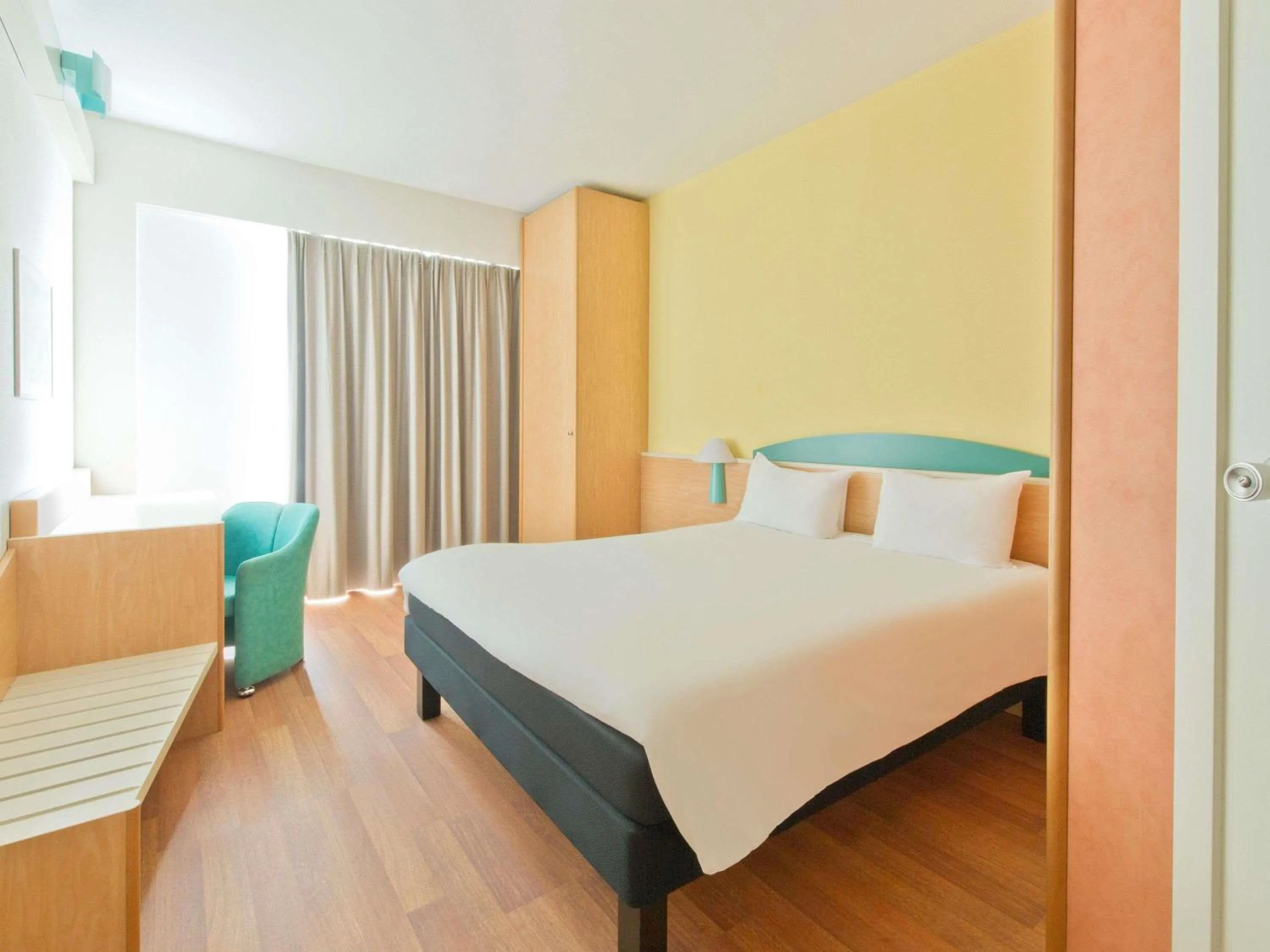 Bedroom, Bed in Hotel Ibis Firenze Nord Aeroporto