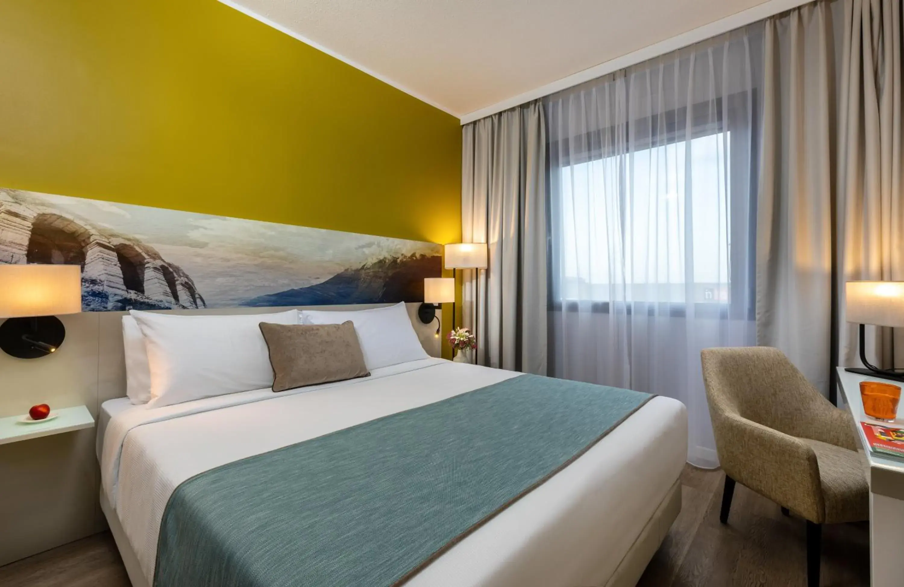 Photo of the whole room, Bed in Leonardo Hotel Verona Photo of the whole room, Bed in Leonardo Hotel Verona