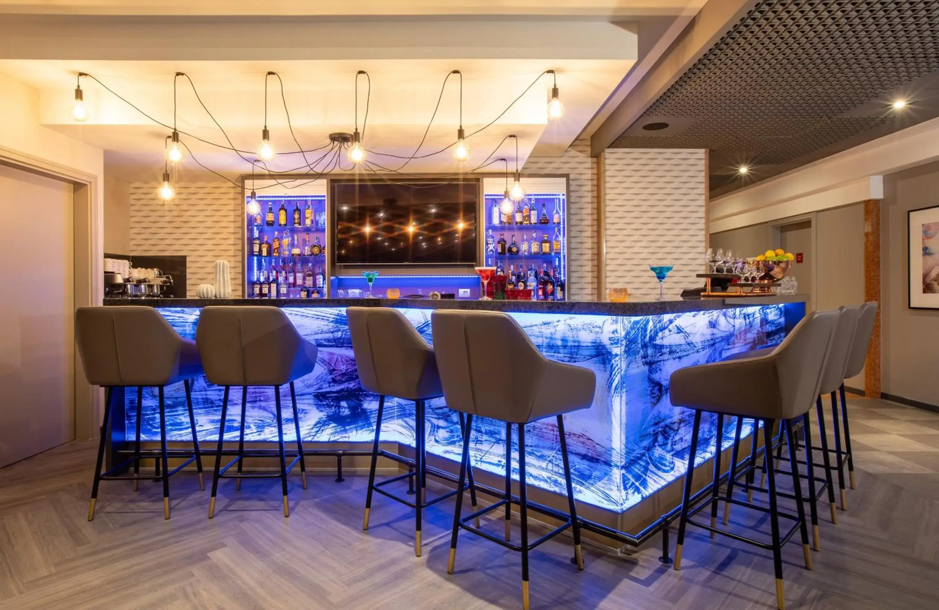 Lounge or bar in Leonardo Hotel Verona Lounge or bar in Leonardo Hotel Verona