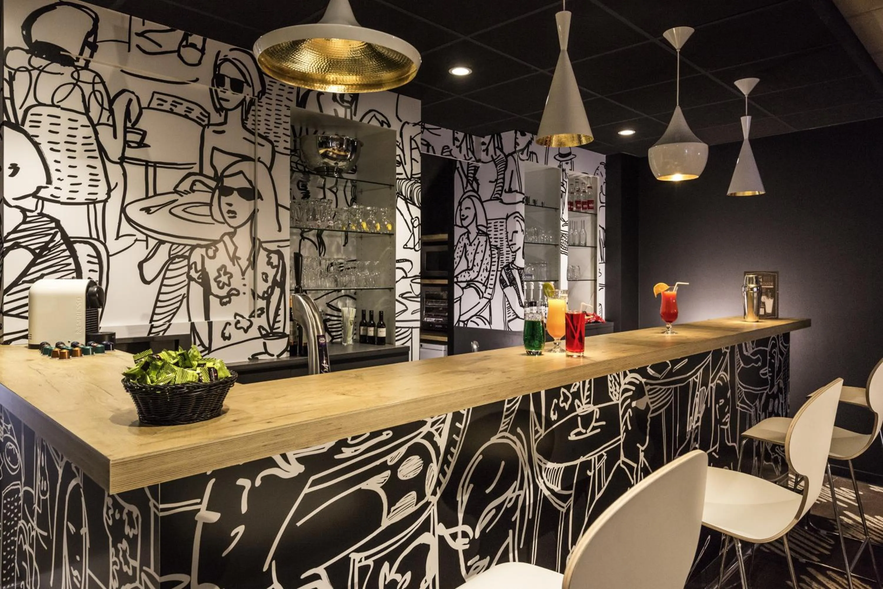 Food and drinks in Hotel Ibis Milano Ca' Granda