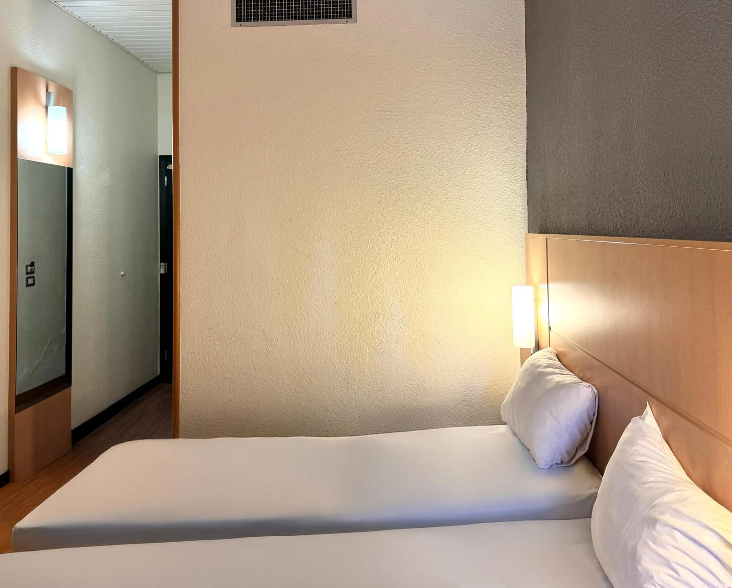 Bed in a&o Hostel Milano Ca Granda