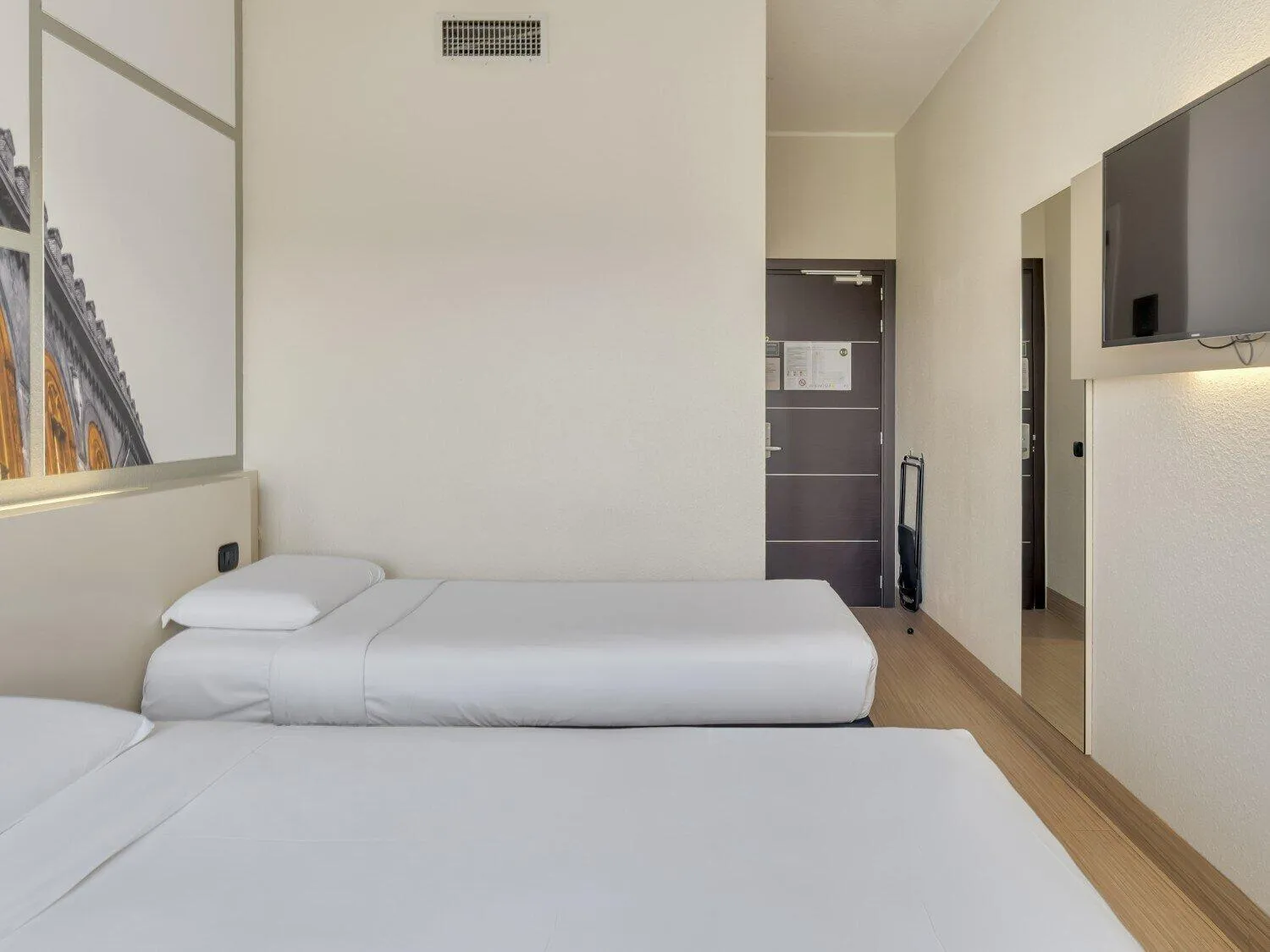 Photo of the whole room, Bed in B&B Hotel Cremona