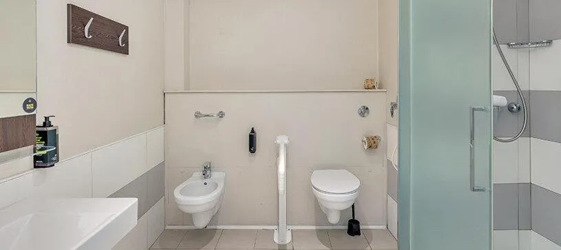 Bathroom in B&B Hotel Cremona