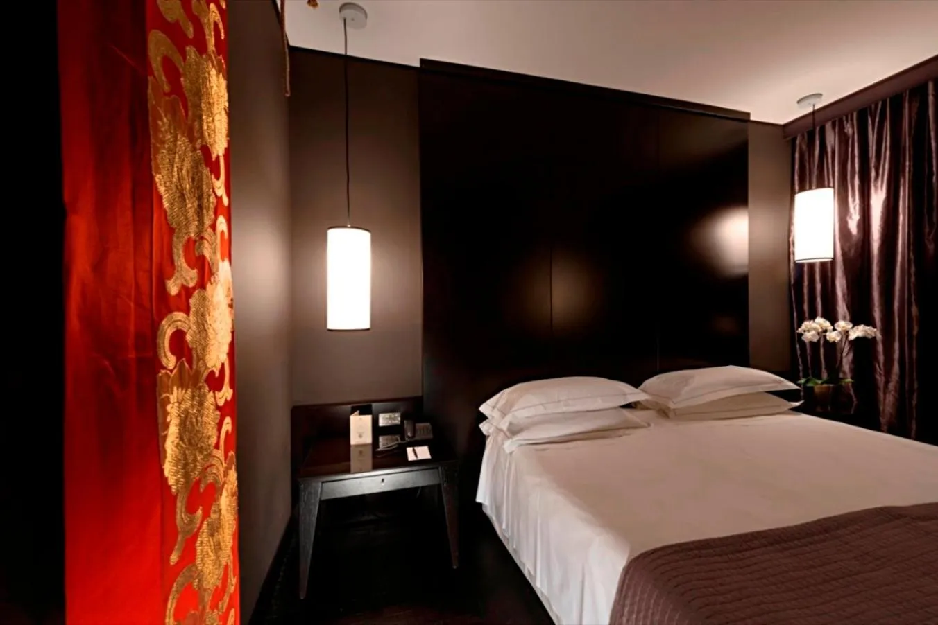 Bedroom, Bed in Grand Hotel De La Ville